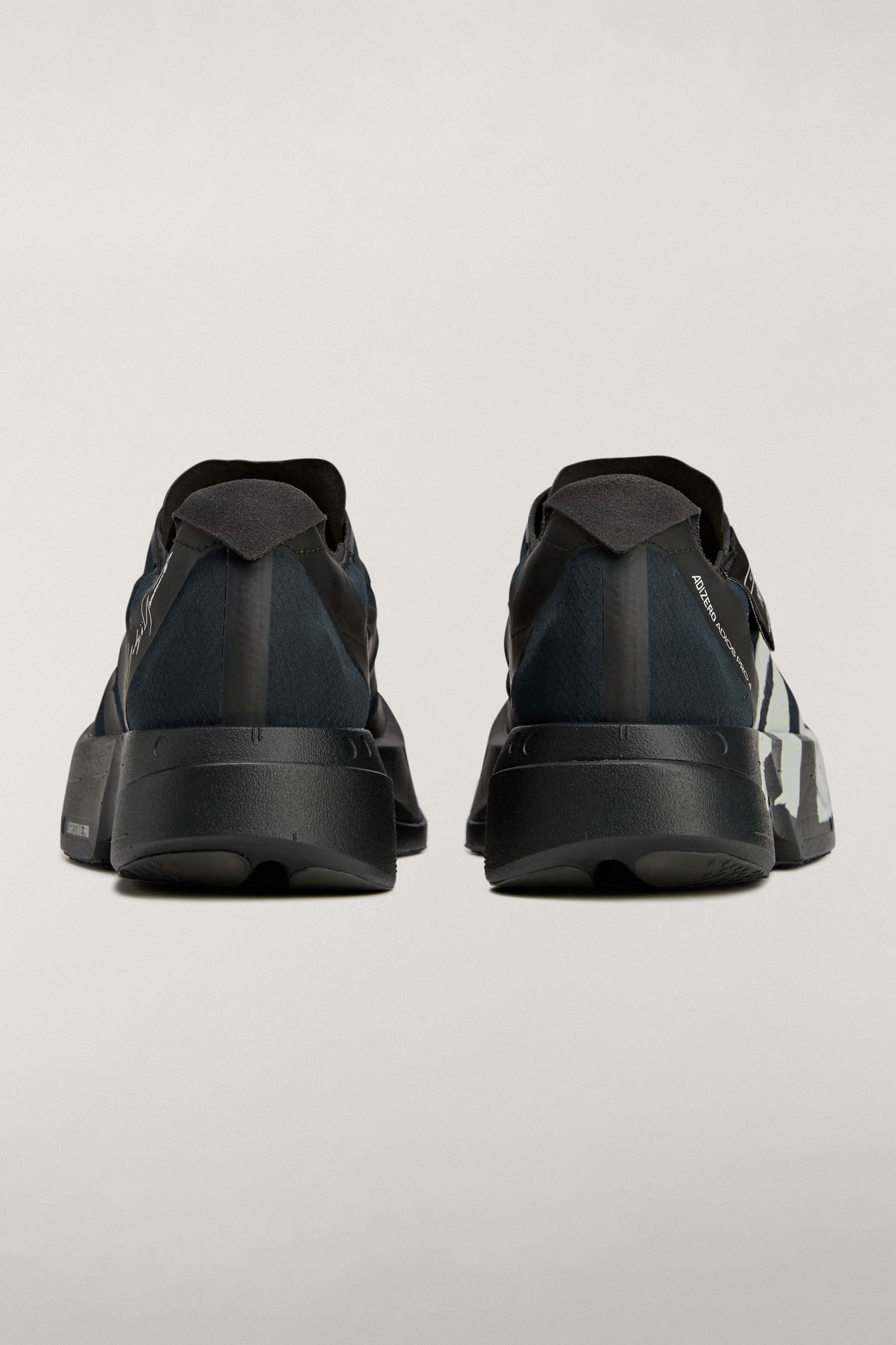 Y-3 Lightlock Mesh Running Sneakers Adizero Adios Pro 4 Bekleidung, Schuhwerk, Schuh, Sandale, Turnschuh