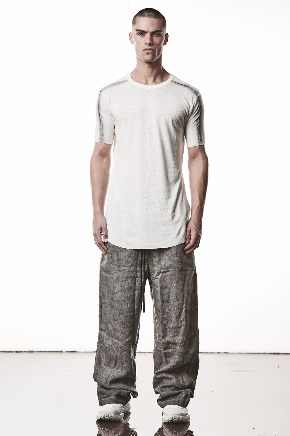 T-shirt, Leinen, Person, Stehend, Mann