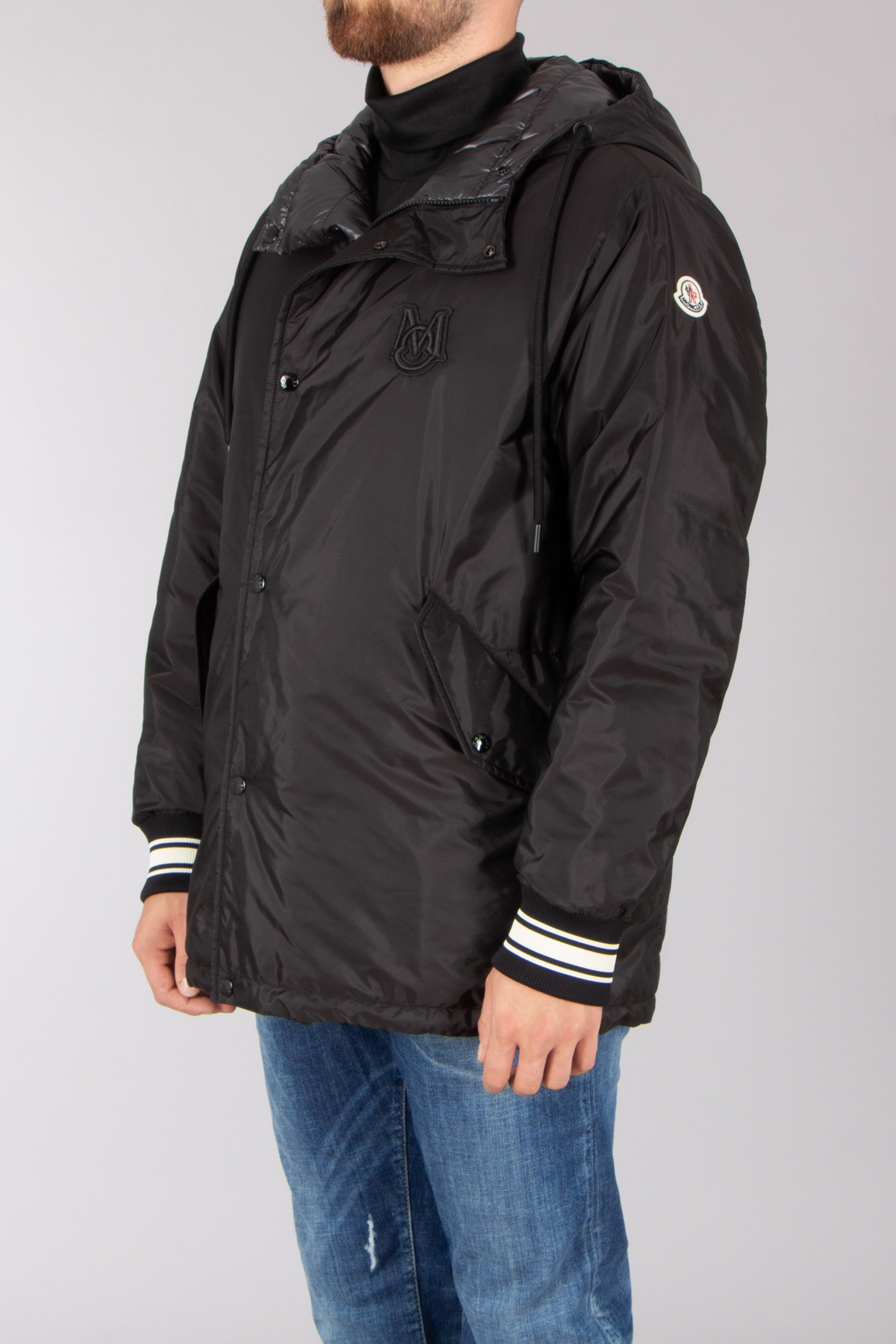 MONCLER Vernant Reversible Recycled Longue Saison Down Parka Bekleidung, Mantel, Jacke, Jeanshose, Hosen