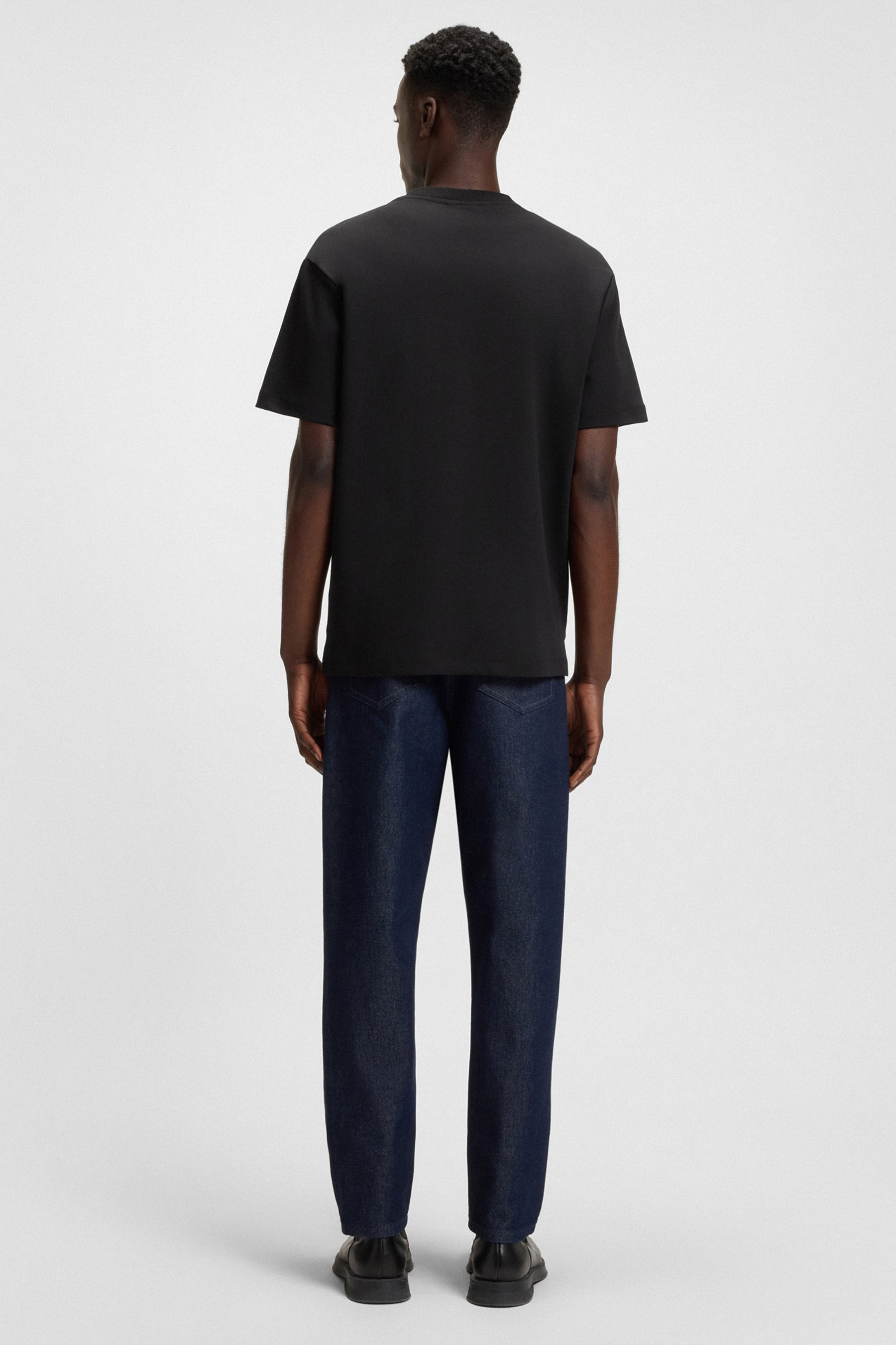 T-shirt, Hosen, Person, Stehend, Mann