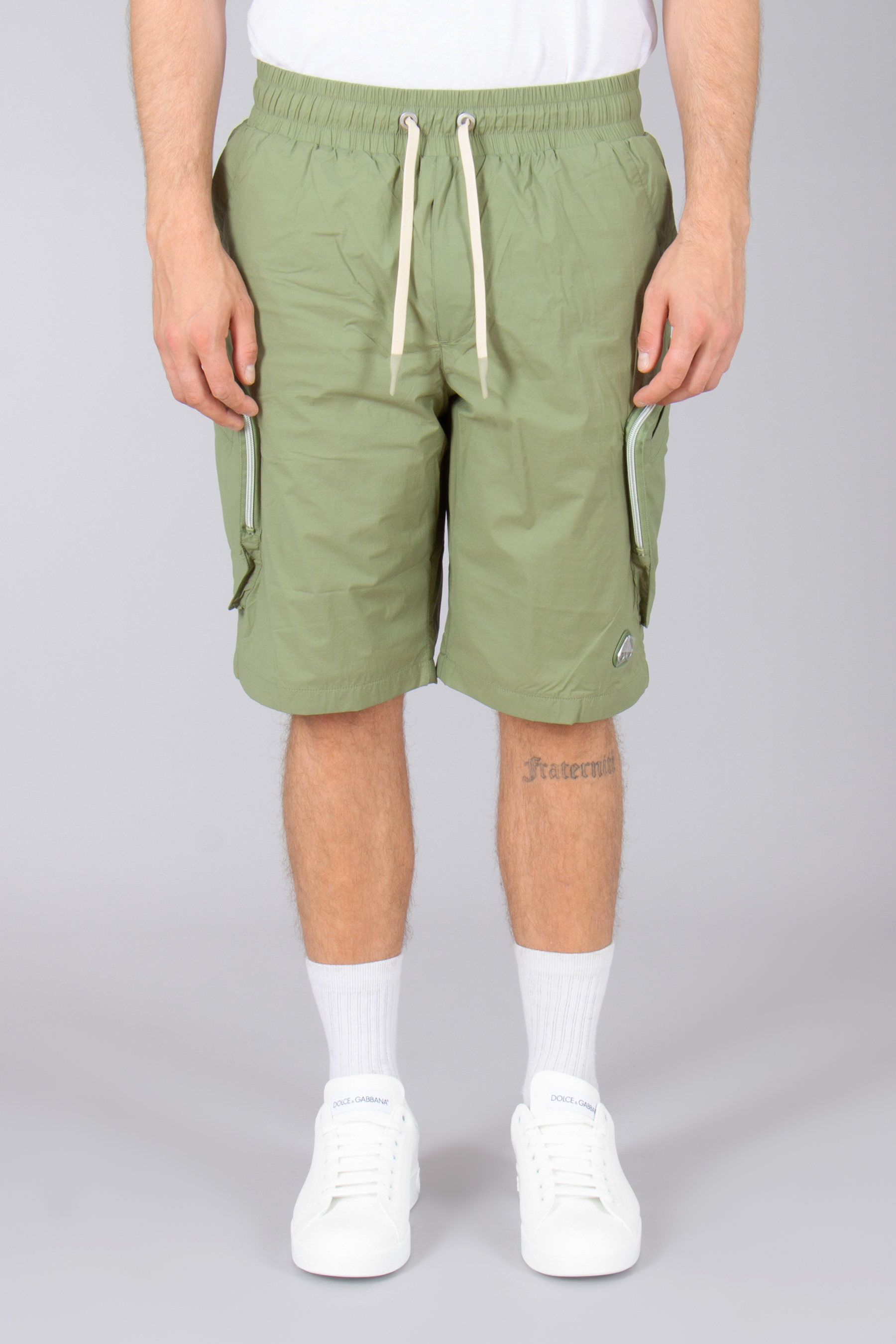 Bekleidung, Kurze Hosen, Khaki, Person