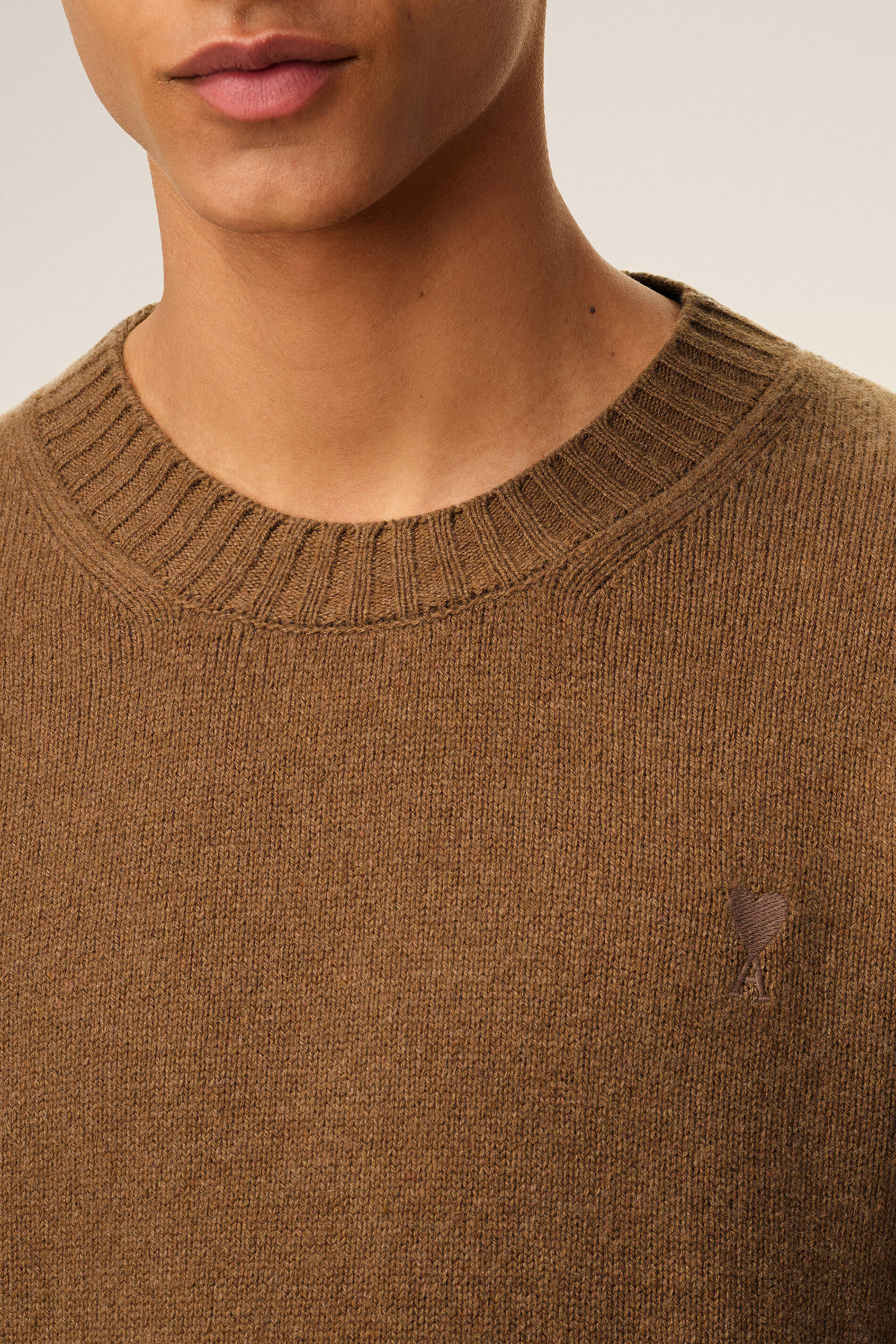 AMI PARIS Regular Fit Ami De Coeur Recycled Cashmere Blend Sweater AMI PARIS Regular Fit Ami De Coeur Recycled Cashmere Blend Sweater