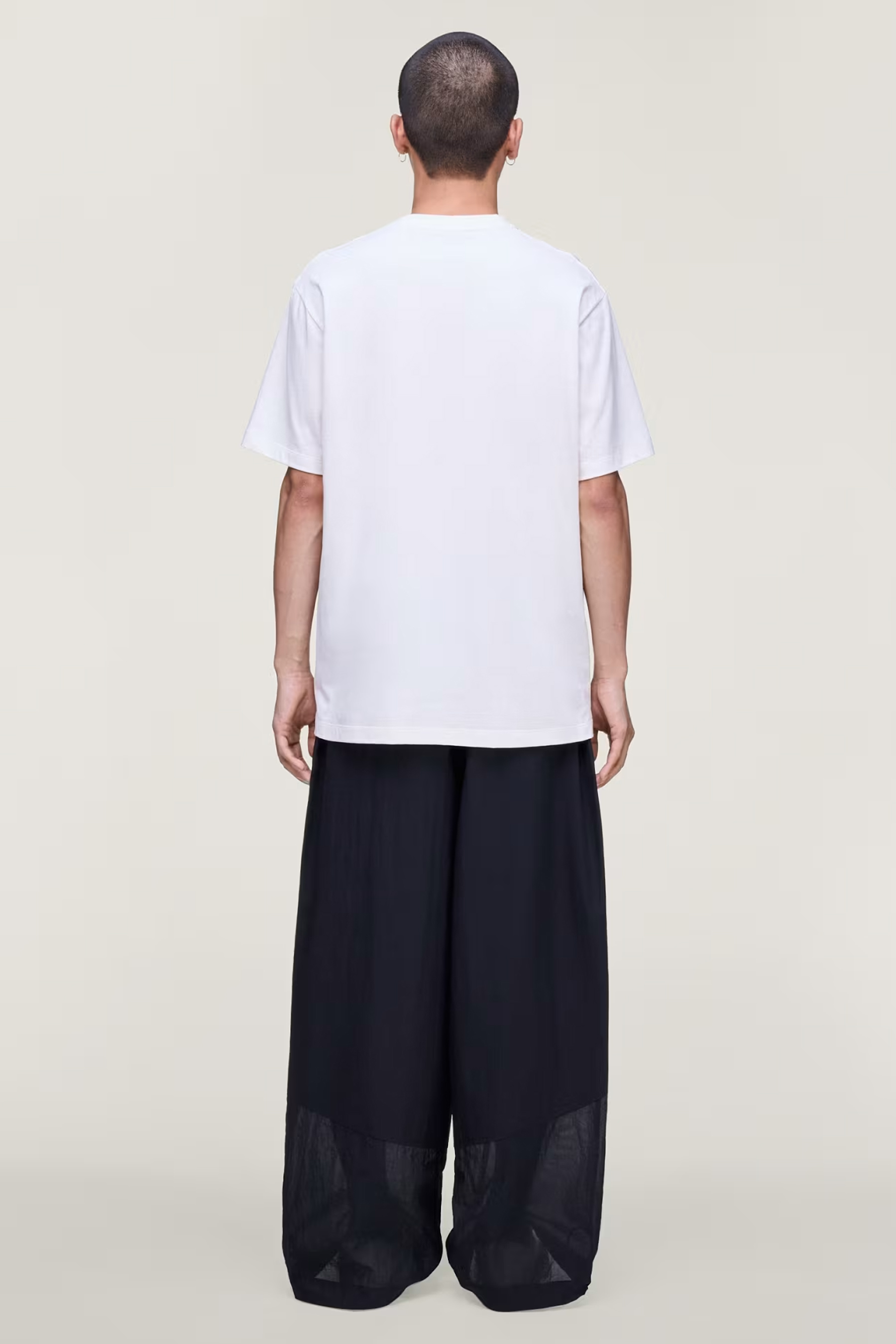 T-shirt, Person, Stehend, Erwachsener, Mann