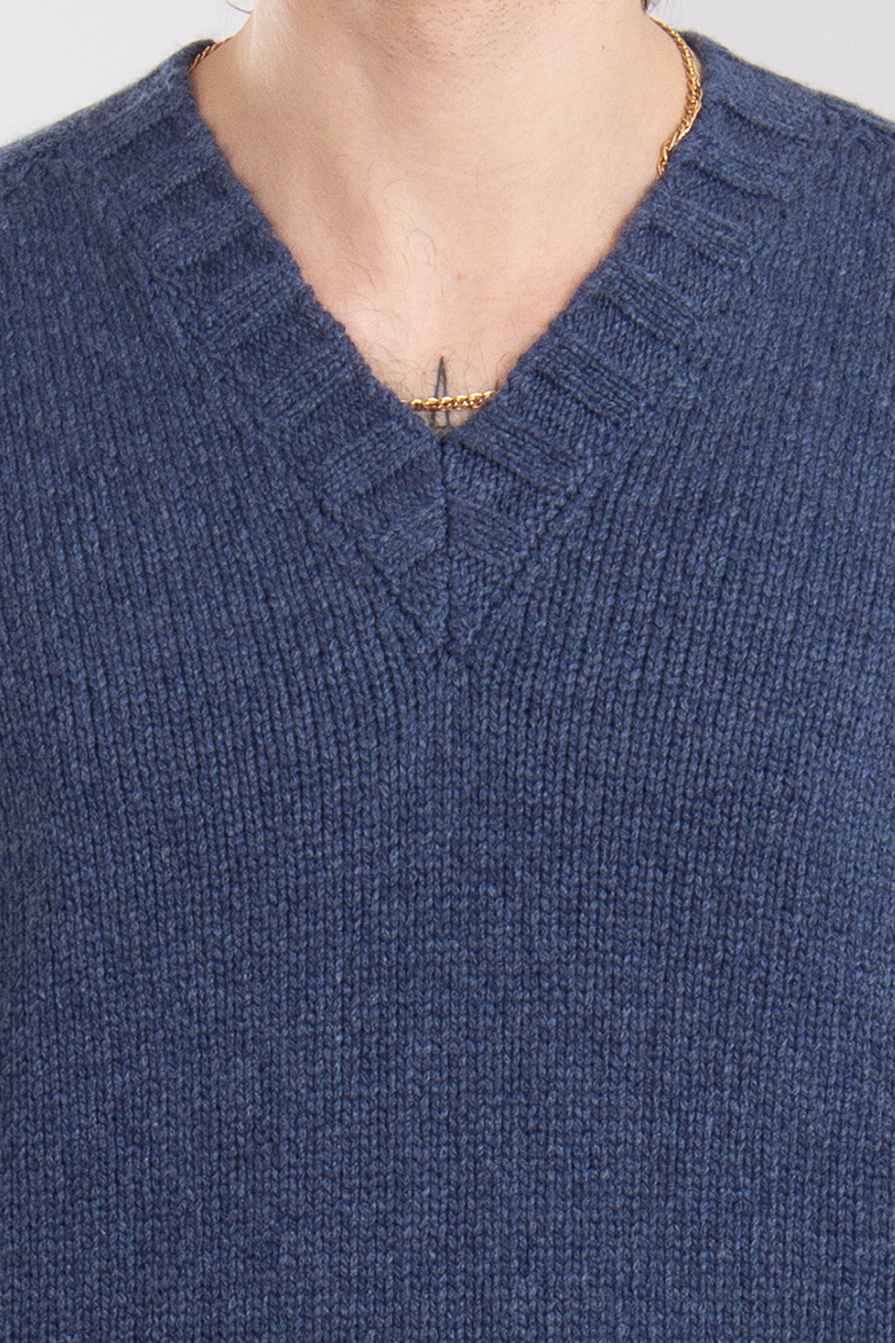 AIDA BARNI Cashmere V-Neck Sweater AIDA BARNI Cashmere V-Neck Sweater