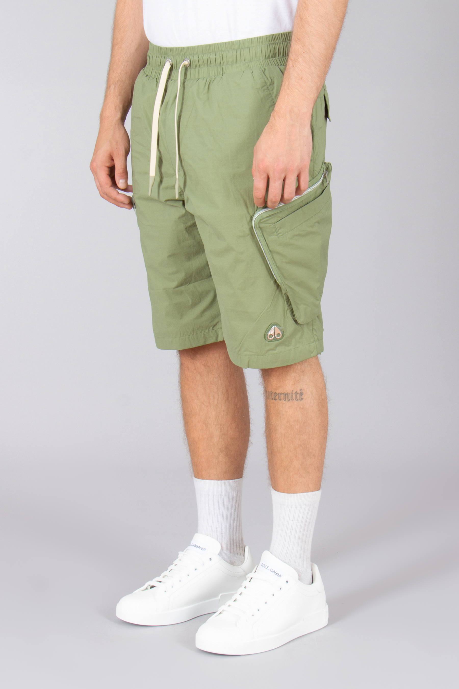 MOOSE KNUCKLES Oversized Recyceld Nylon-Cotton Stretch Crinkle Tristan Shorts Bekleidung, Kurze Hosen, Khaki, Person
