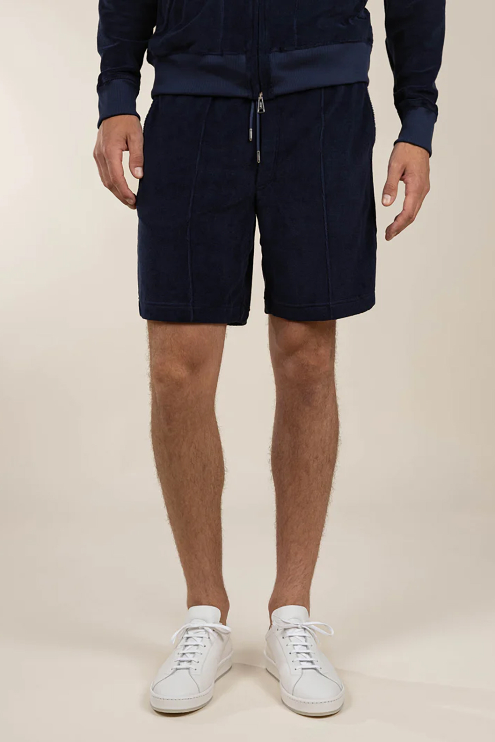 Kurze Hose, Turnschuh, Erwachsener, Mann, Person