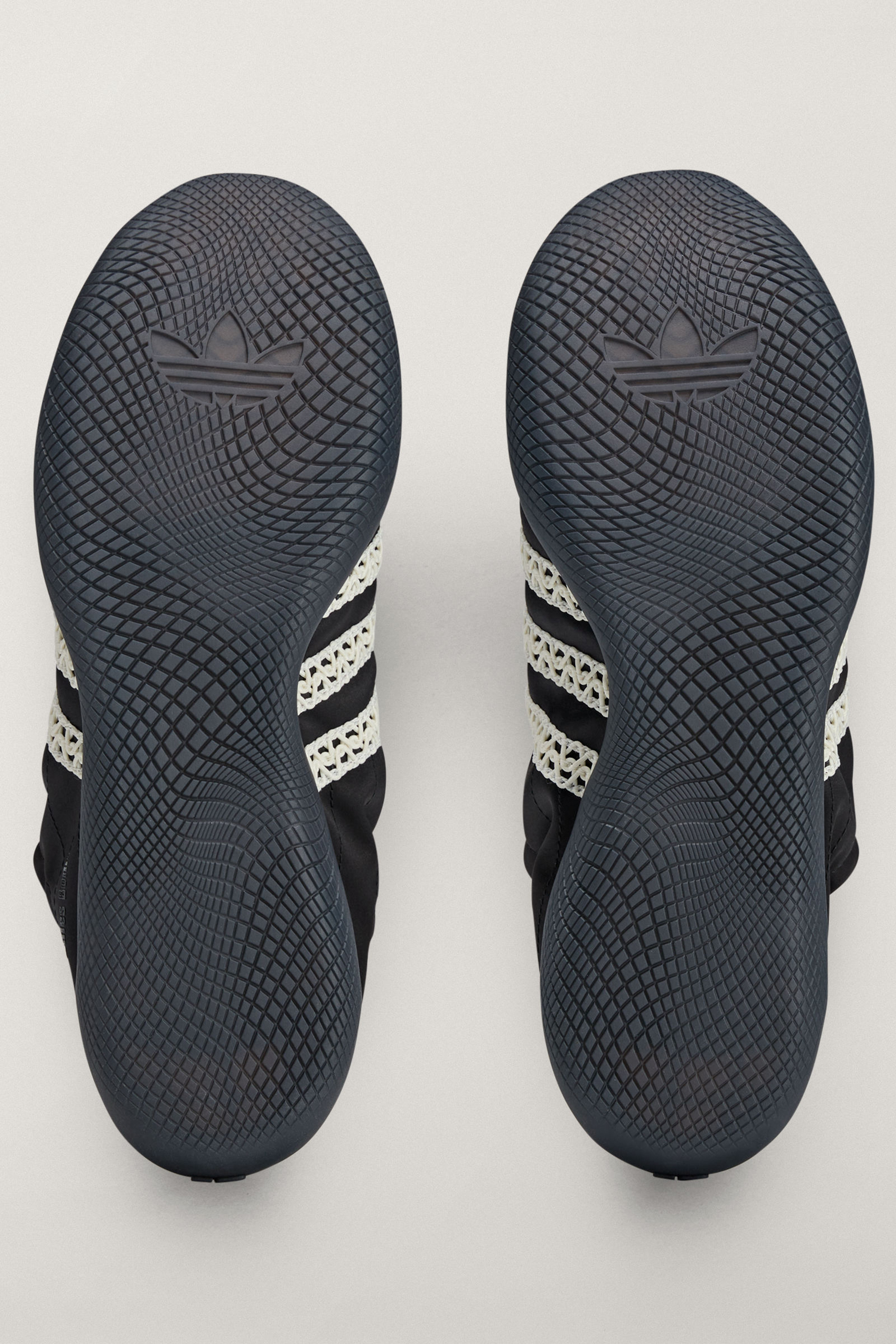 Bekleidung, Schuhwerk, Schuh