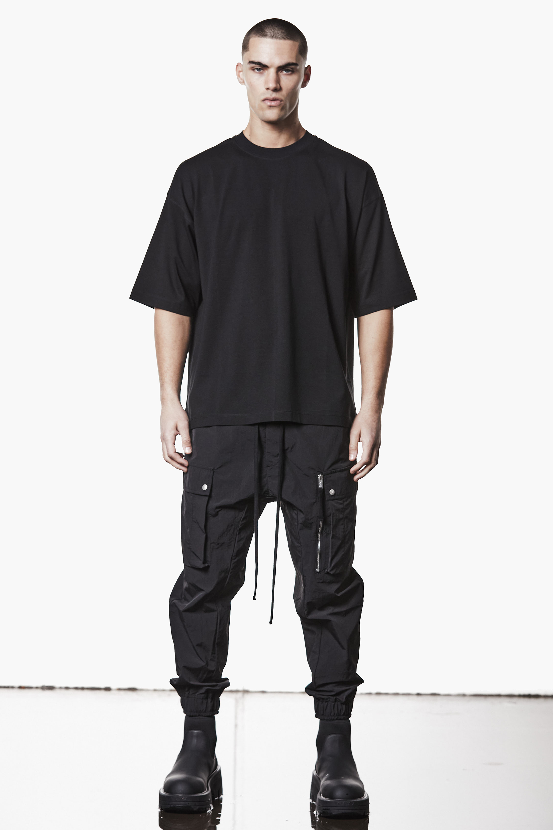 THOM KROM Oversized Fit Cotton-Modal Stretch Jersey T-Shirt T-shirt, Person, Stehend, Hosen, Mann