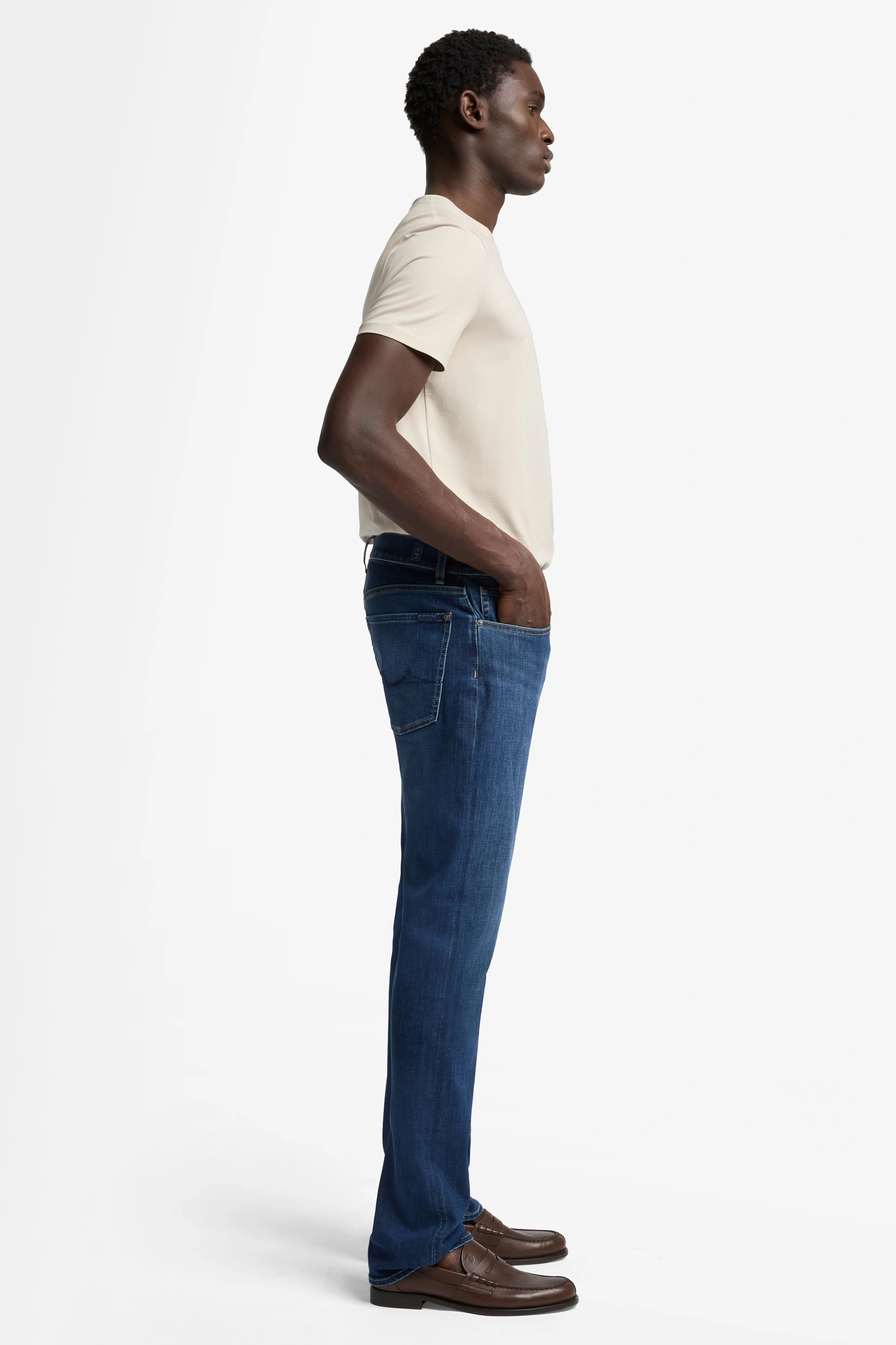 7 FOR ALL MANKIND Straight Fit Luxe Performance Denim Jeans The Straight Hosen, Jeans, Person, Stehend, Mann