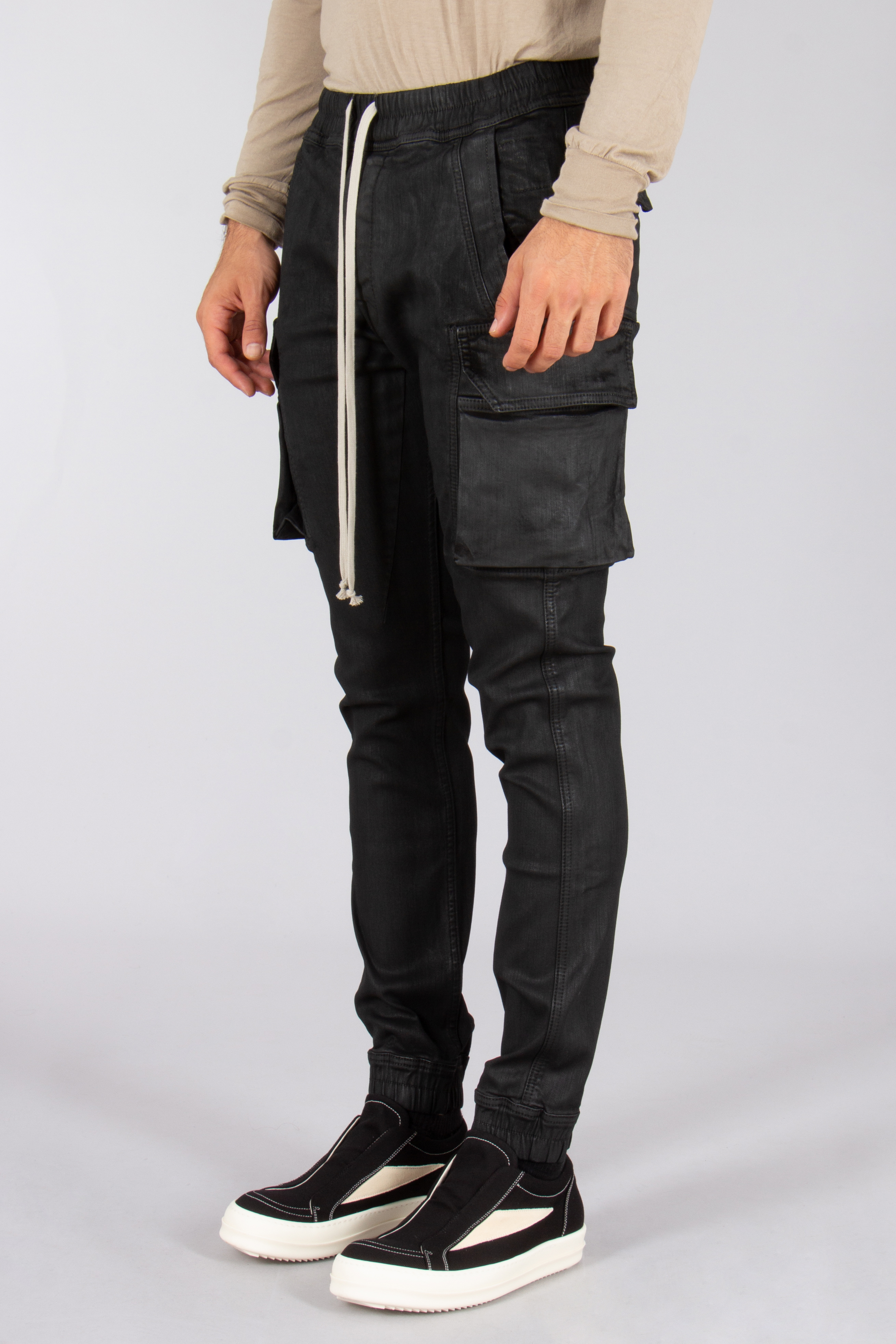RICK OWENS DRKSHDW Mastodon Cut Wax Cotton Stretch Denim Pants Hosen, Schuh, Sneaker, Mann, Person