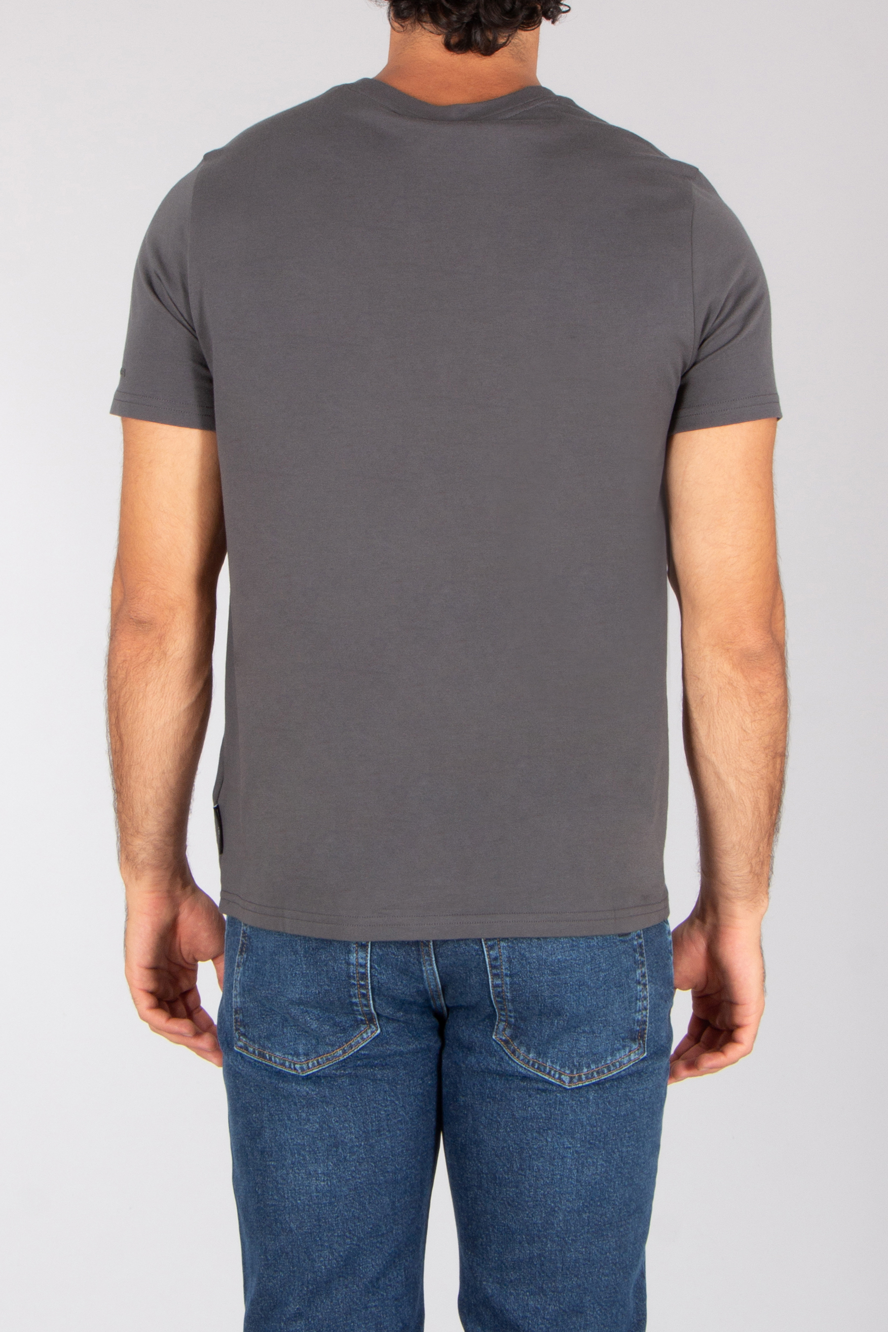 T-shirt, Hosen, Jeans, Mann, Person