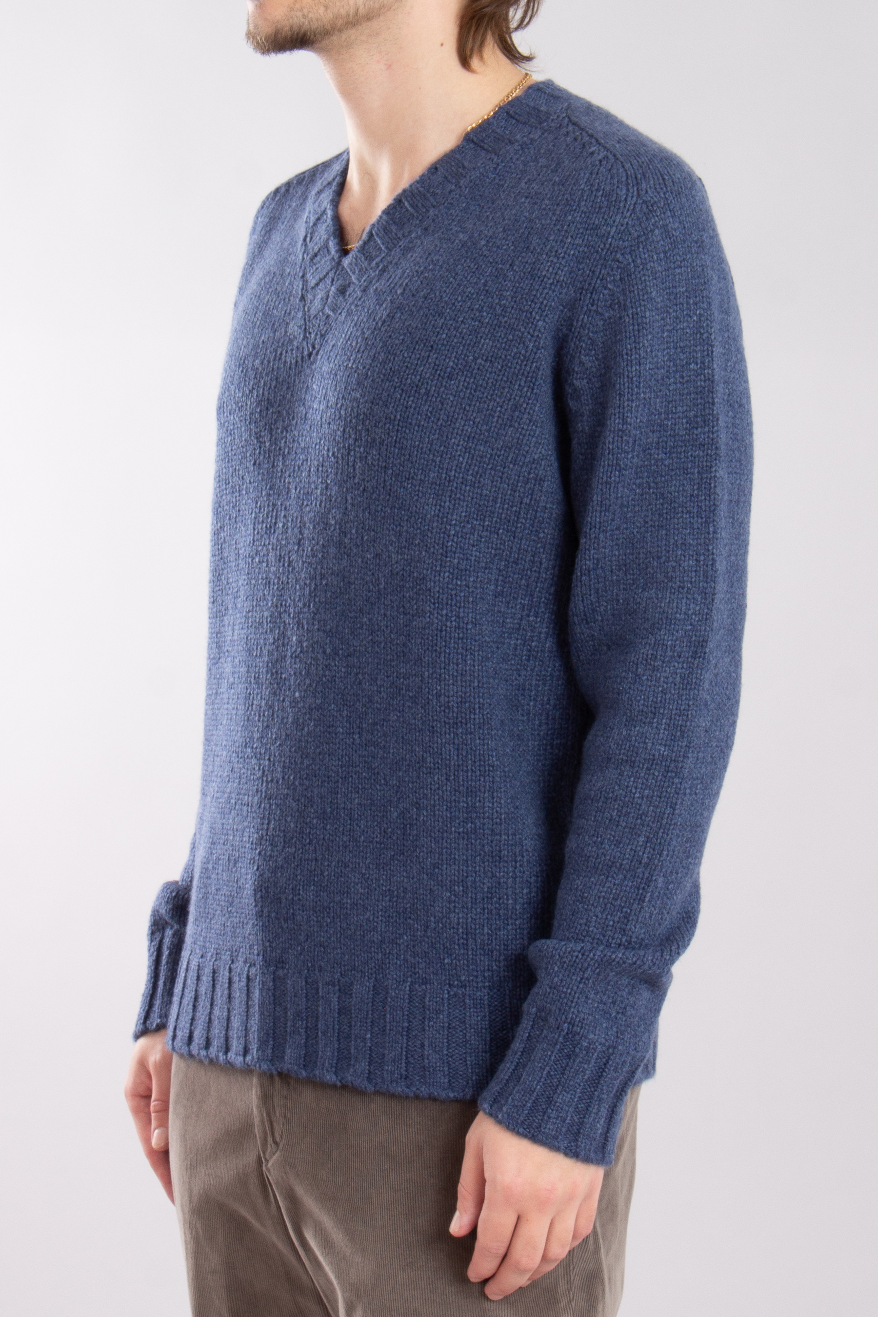 AIDA BARNI Cashmere V-Neck Sweater AIDA BARNI Cashmere V-Neck Sweater