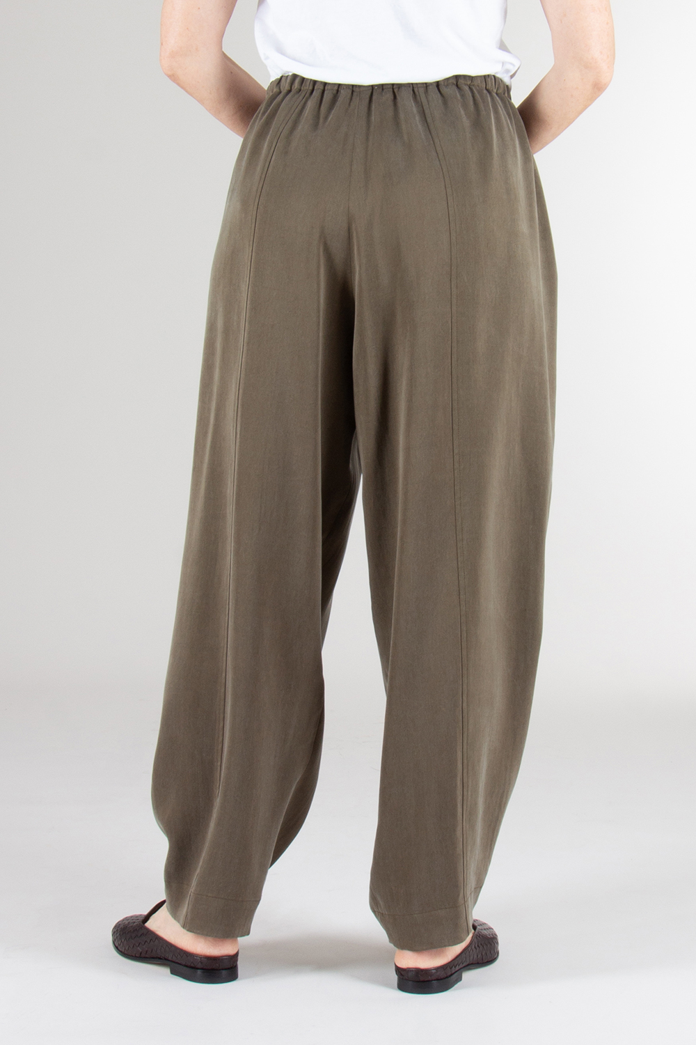 HERNO Relaxed Fit Pleated Lyocell Trousers