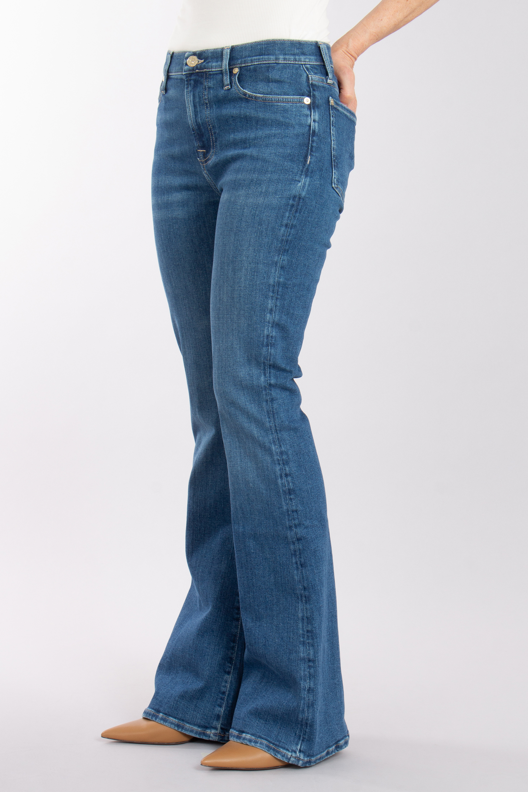 7 FOR ALL MANKIND Classic Flare Earthkind Denim Jeans HW Ali 7 FOR ALL MANKIND Classic Flare Earthkind Denim Jeans HW Ali