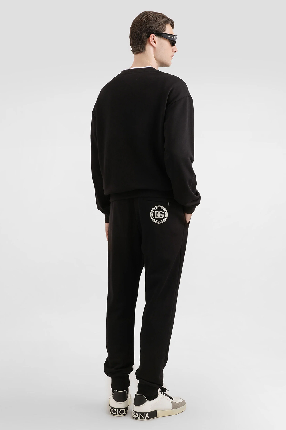 Formelle Kleidung, Anzug, Langarm, Person, Stehend