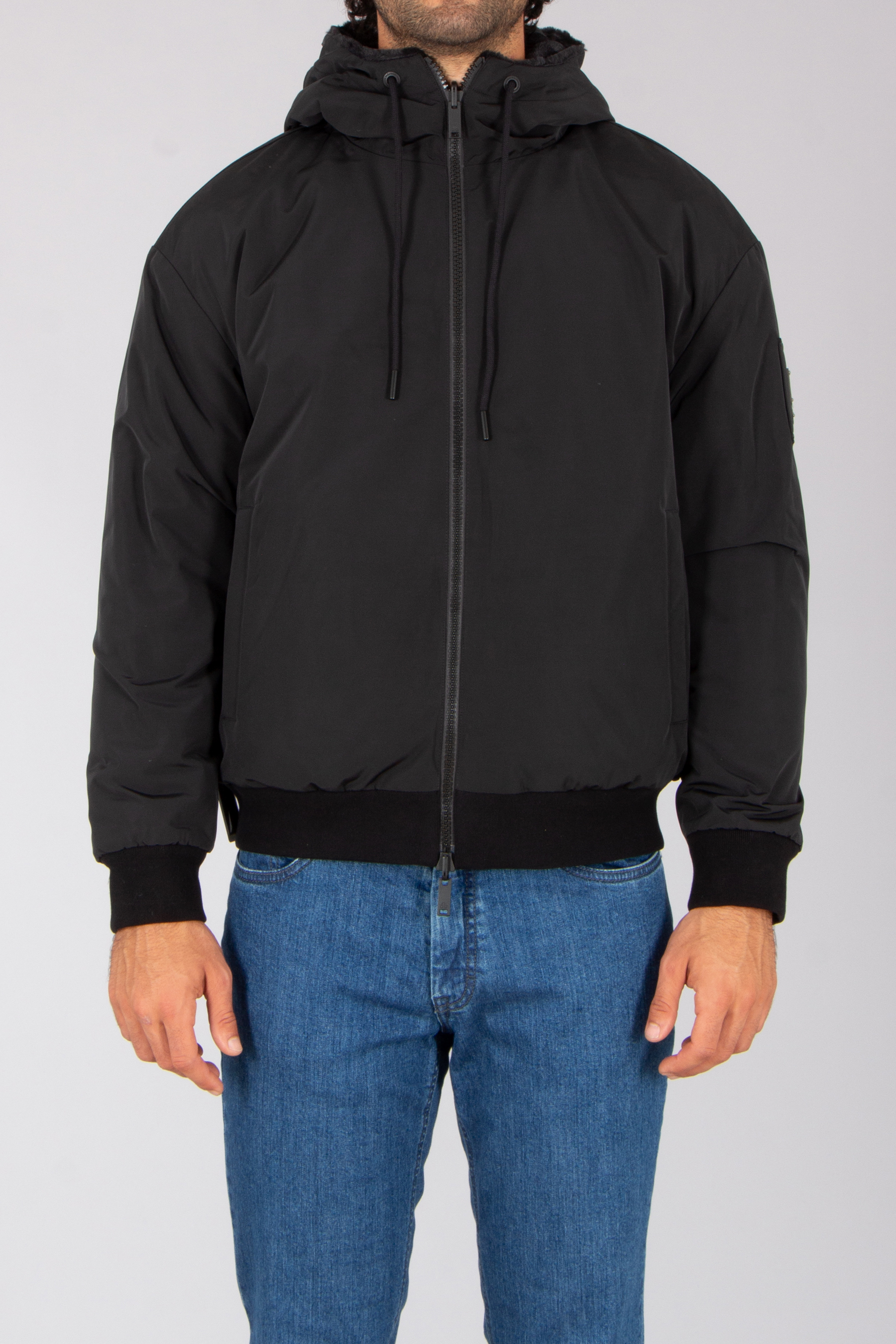 Mantel, Jacke, Kapuzenpulli, Sweatshirt, Jeans