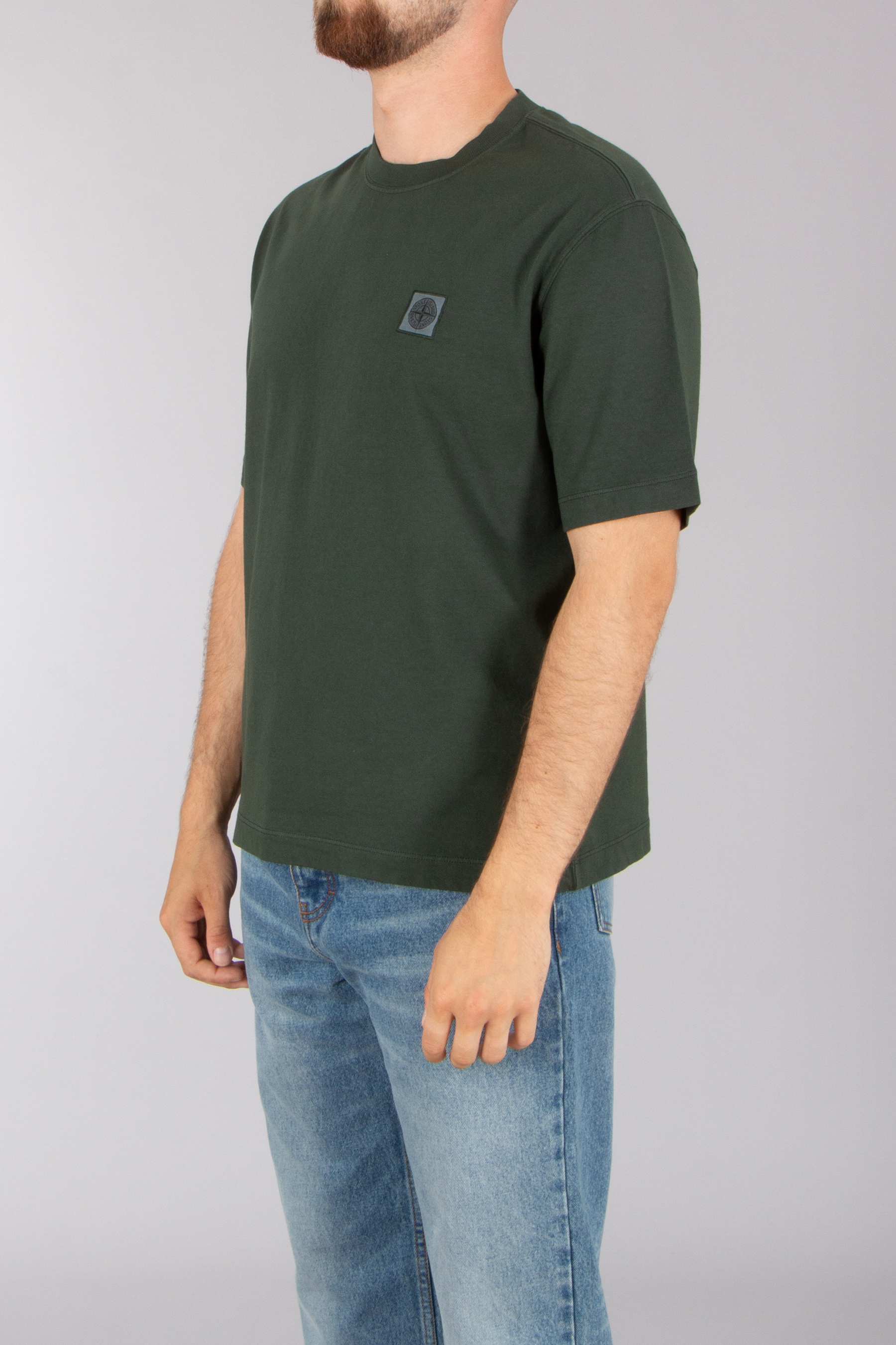 T-shirt, Ärmel, Jeans, Hosen, Person