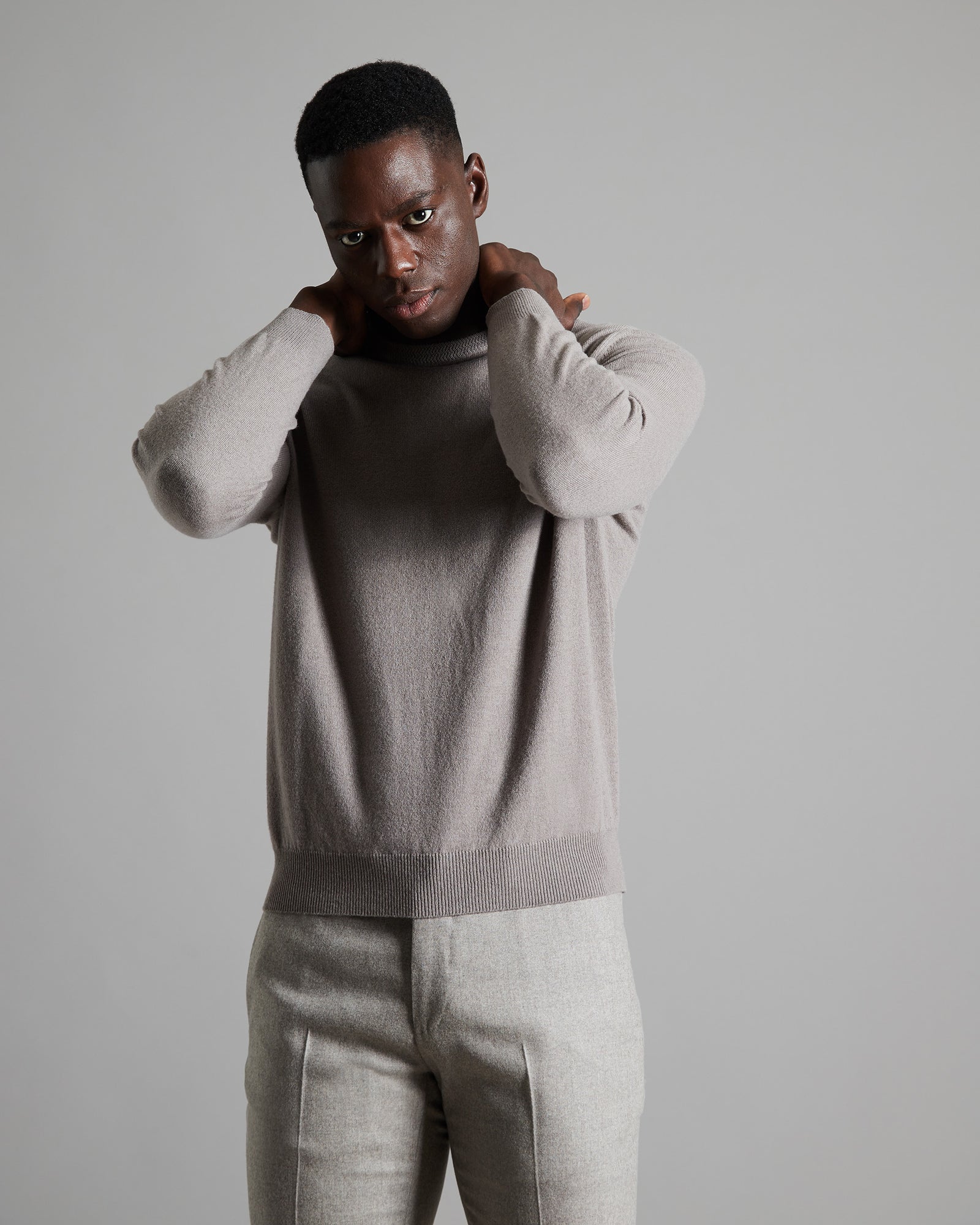 COLOMBO Kid Cashmere Round Neck Sweater COLOMBO Kid Cashmere Round Neck Sweater