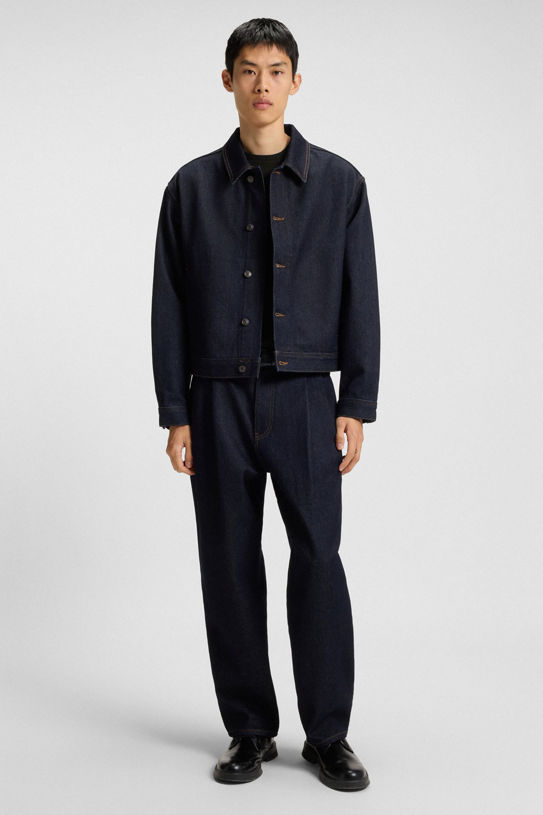 Anzug, Hosen, Hemd, Person, Stehend