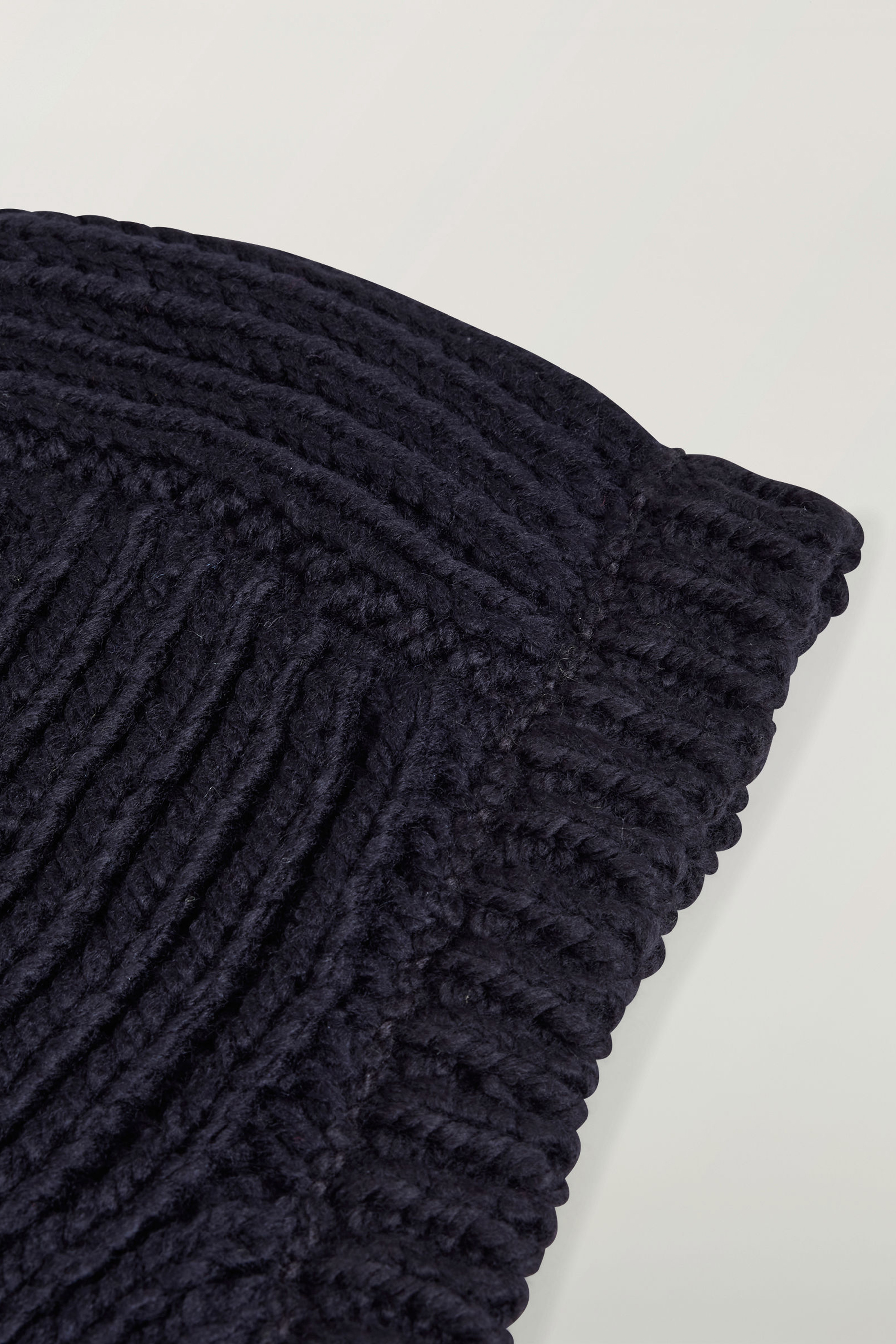 Y-3 Embroidered Ribbed Knit Hood Bekleidung, Hut, Mütze, Halstuch