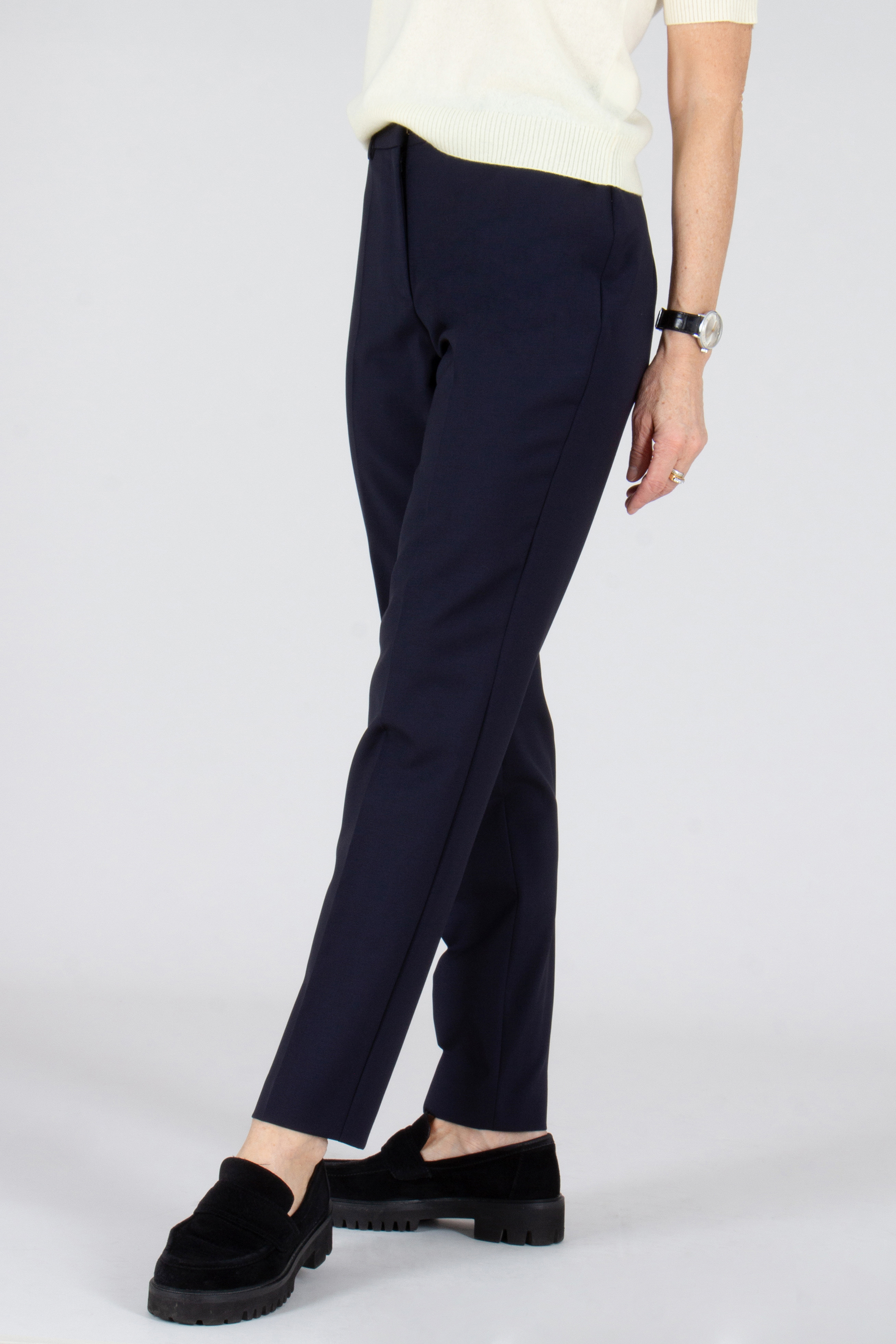 Bekleidung, Hosen, Schuhwerk, Schuh, Person