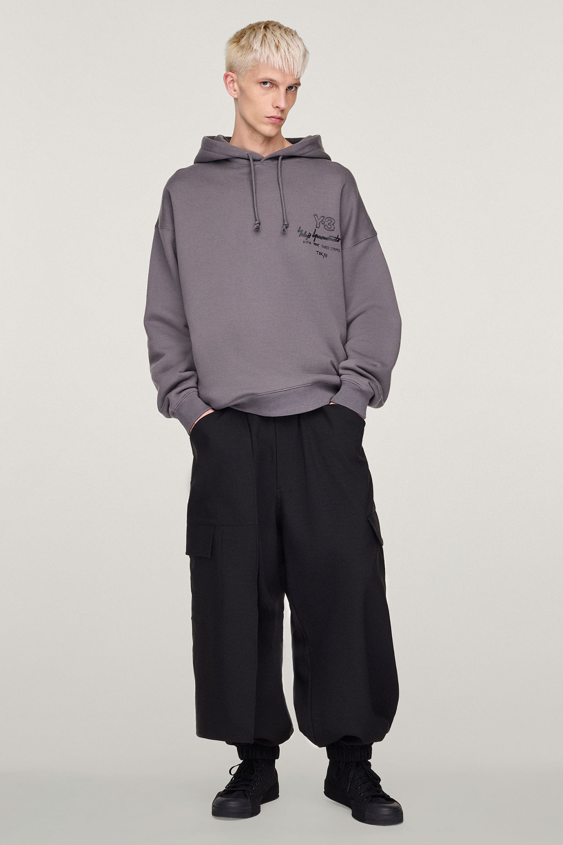 Y-3 Loose Fit Graphic Print Cotton French Terry Hoodie Strickwaren, Pullover, Sweatshirt, Kapuzenpulli, Person