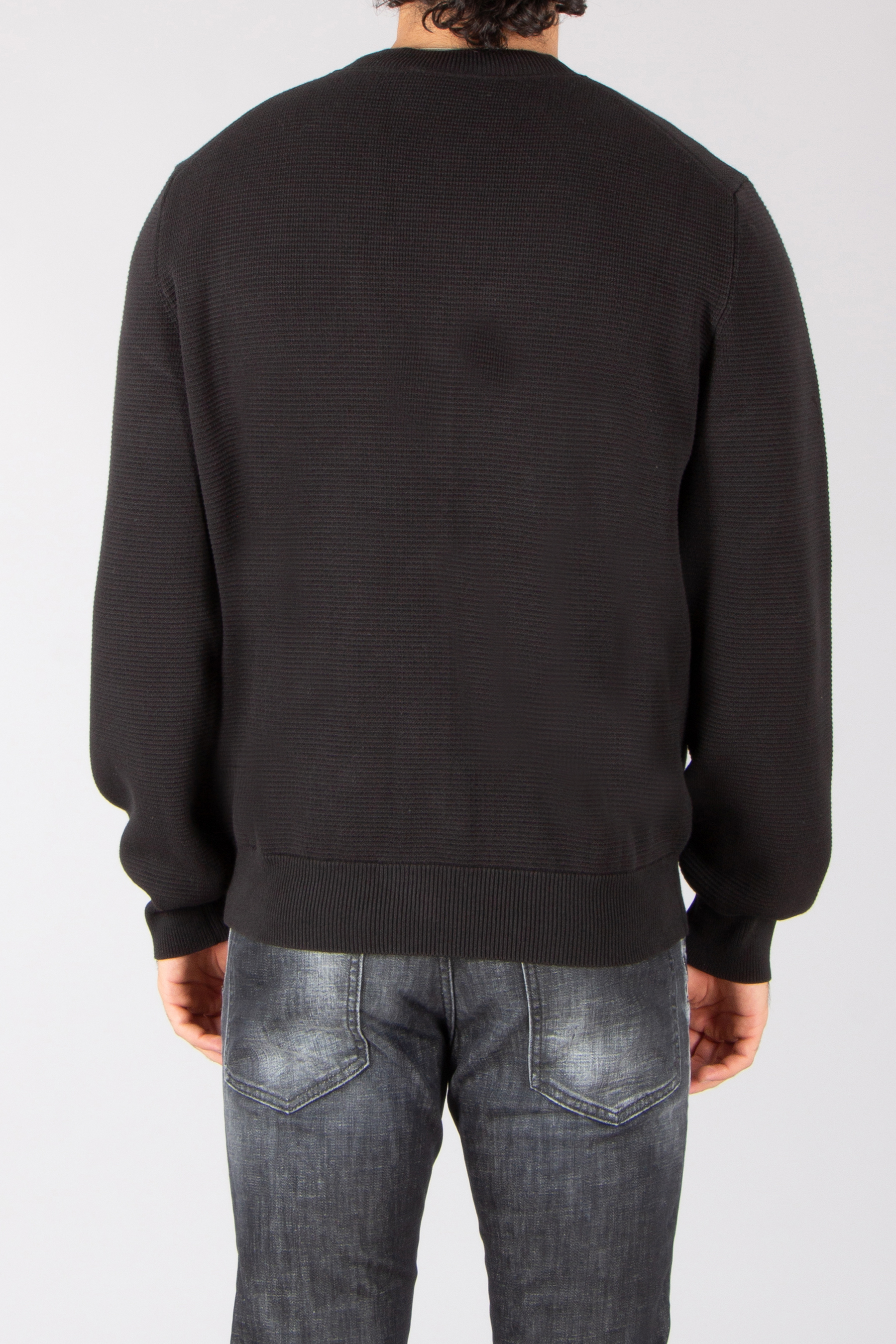 Strickwaren, Pullover, Sweatshirt, Jeans, Mantel