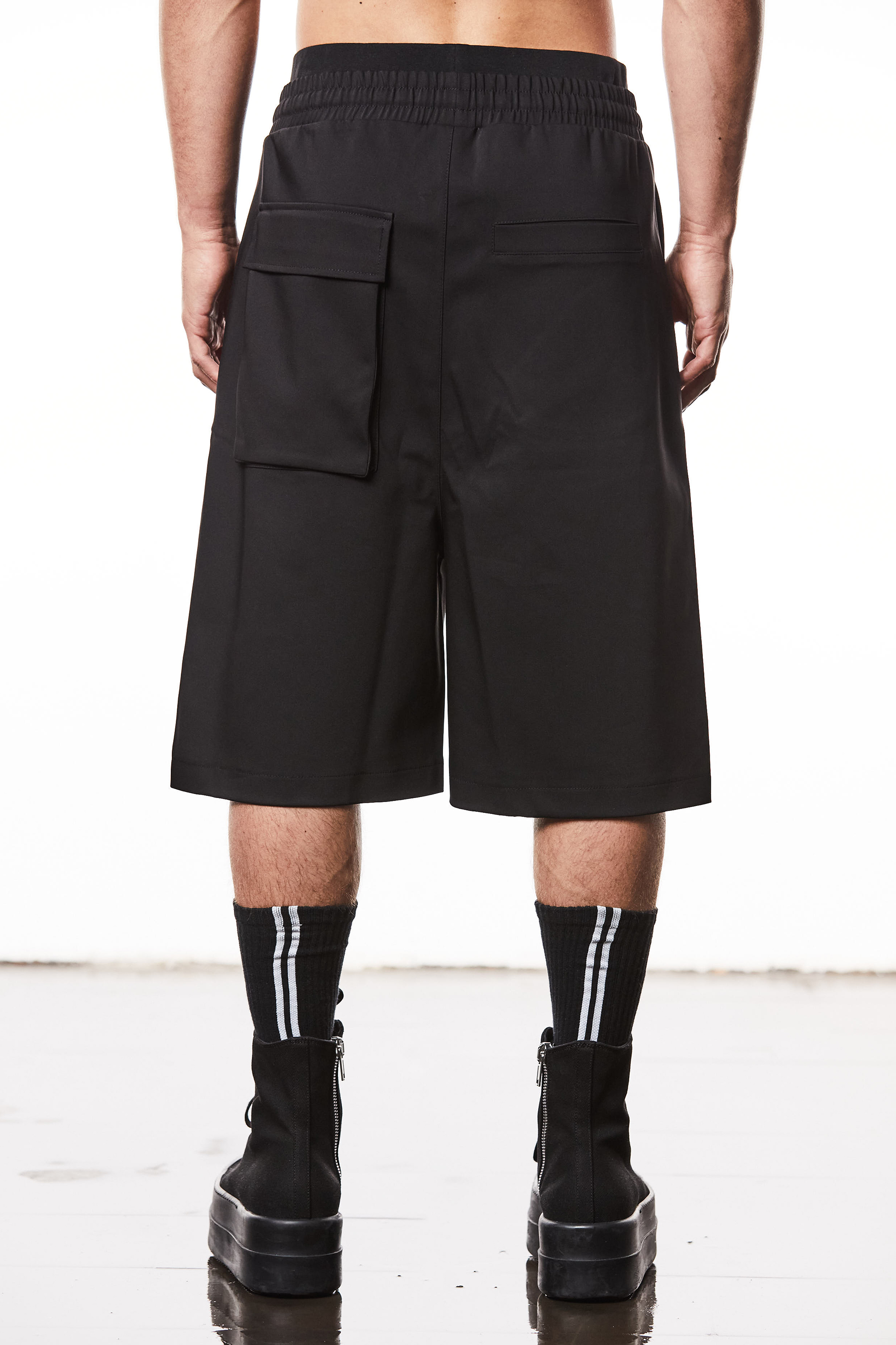 THOM KROM Wide Leg Cotton-Nylon Stretch Shorts THOM KROM Wide Leg Cotton-Nylon Stretch Shorts