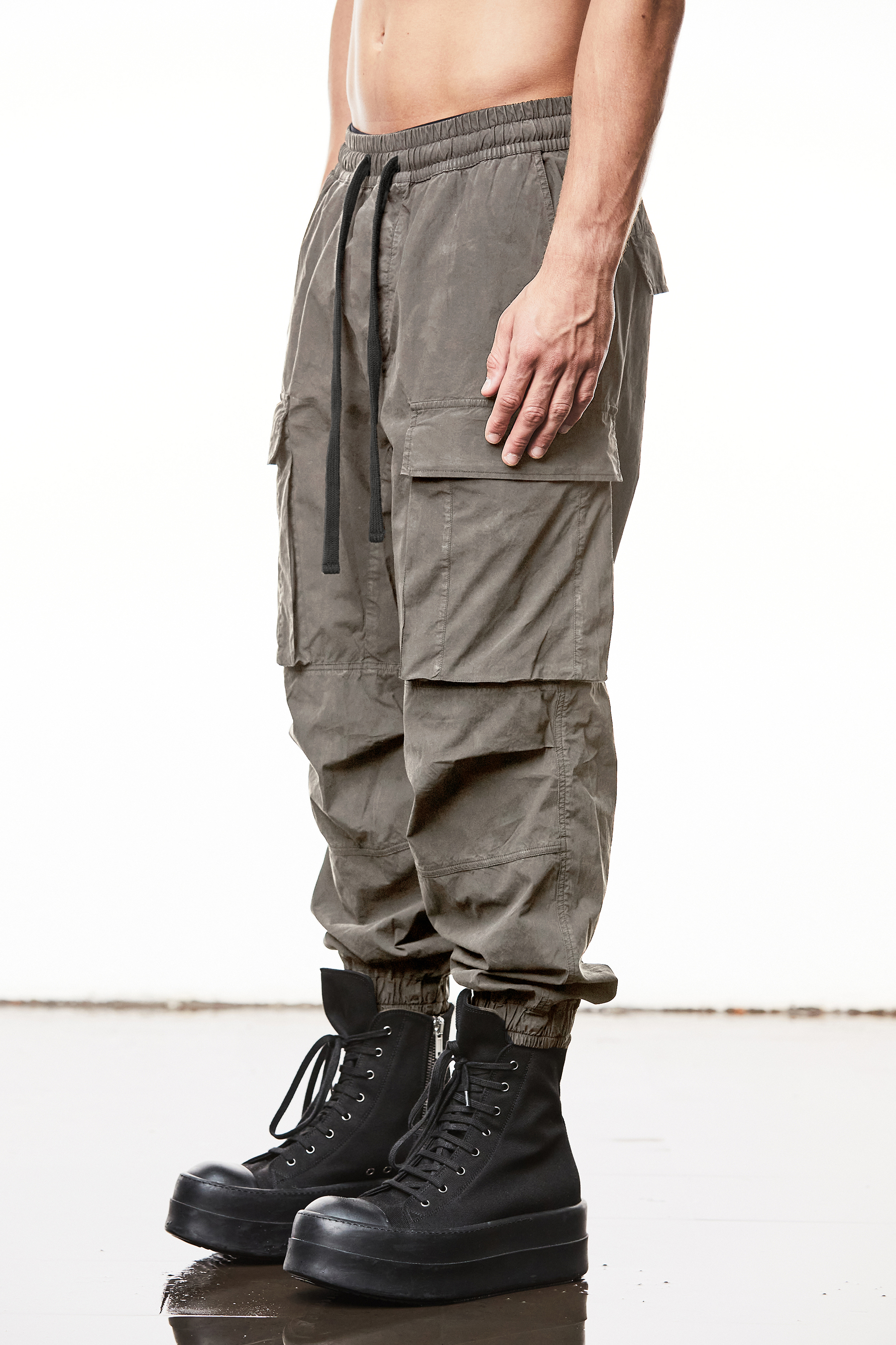 THOM KROM Wide Fit Washed Crashed Cotton Stretch Cargo Pants THOM KROM Wide Fit Washed Crashed Cotton Stretch Cargo Pants