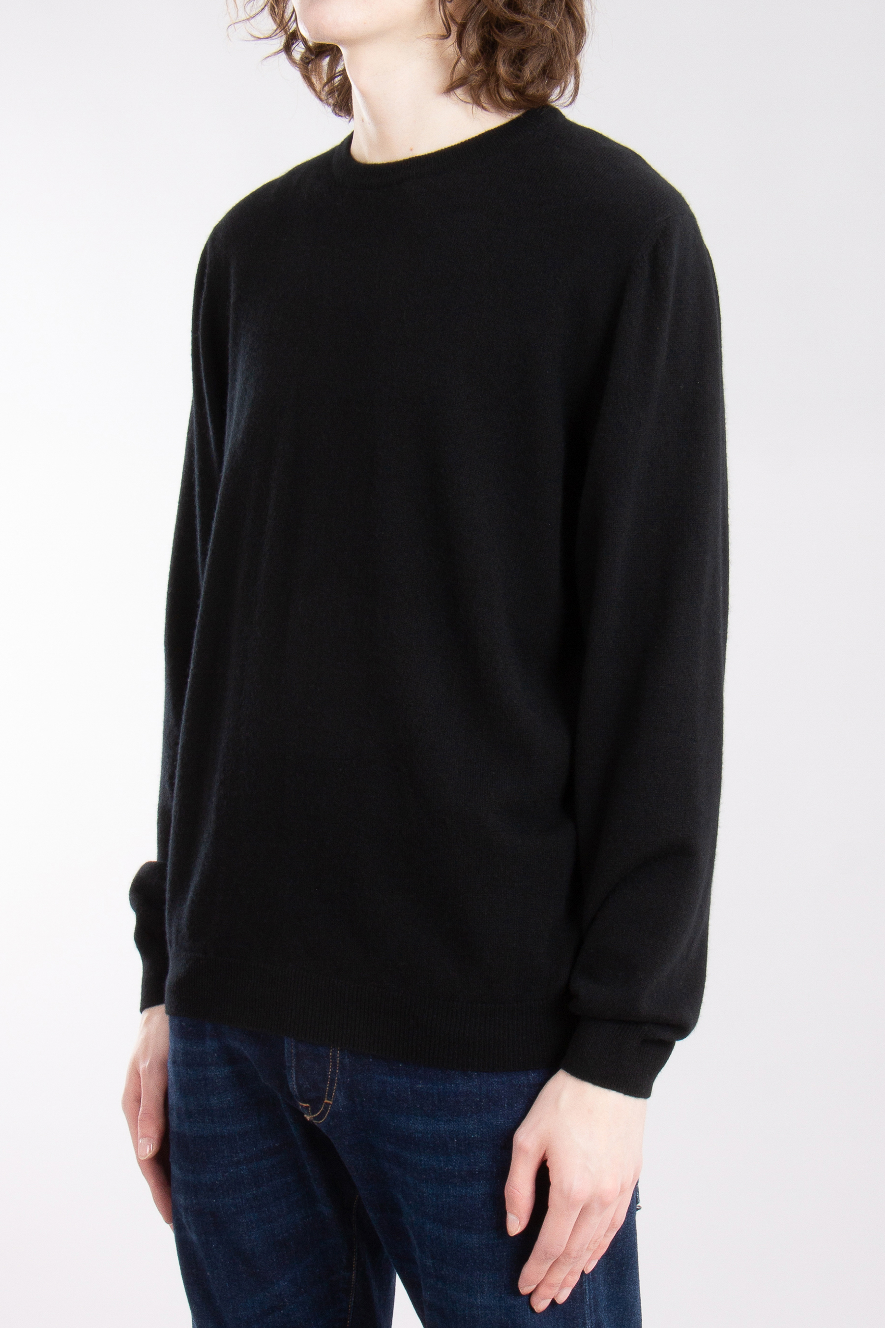 AIDA BARNI Crew Neck Cashmere Knit Sweater AIDA BARNI Crew Neck Cashmere Knit Sweater