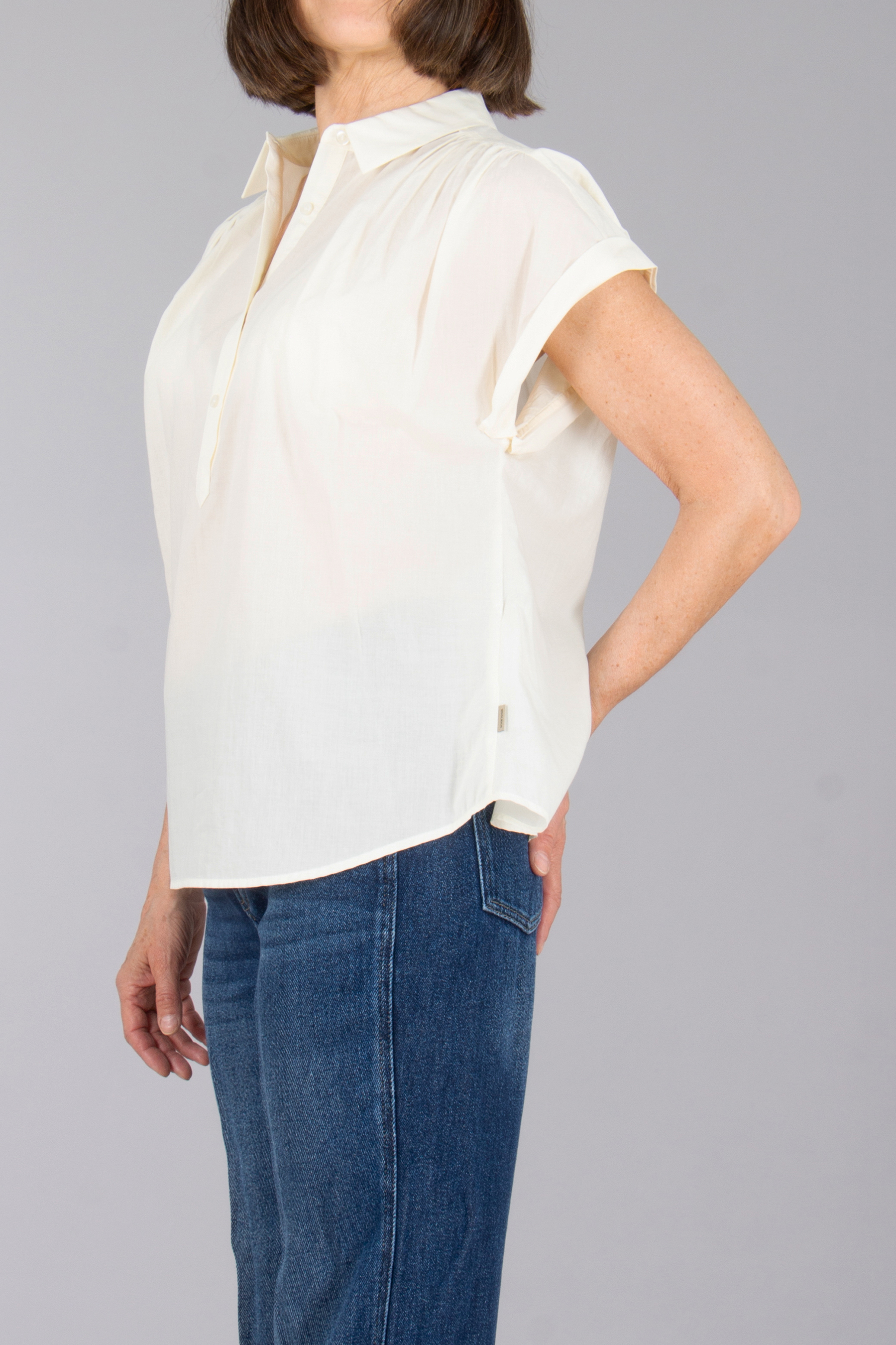 WOOLRICH Comfort Fit Soft Cotton Short-Sleeve Blouse Bluse, Jeans, Hosen, Hemd, Person