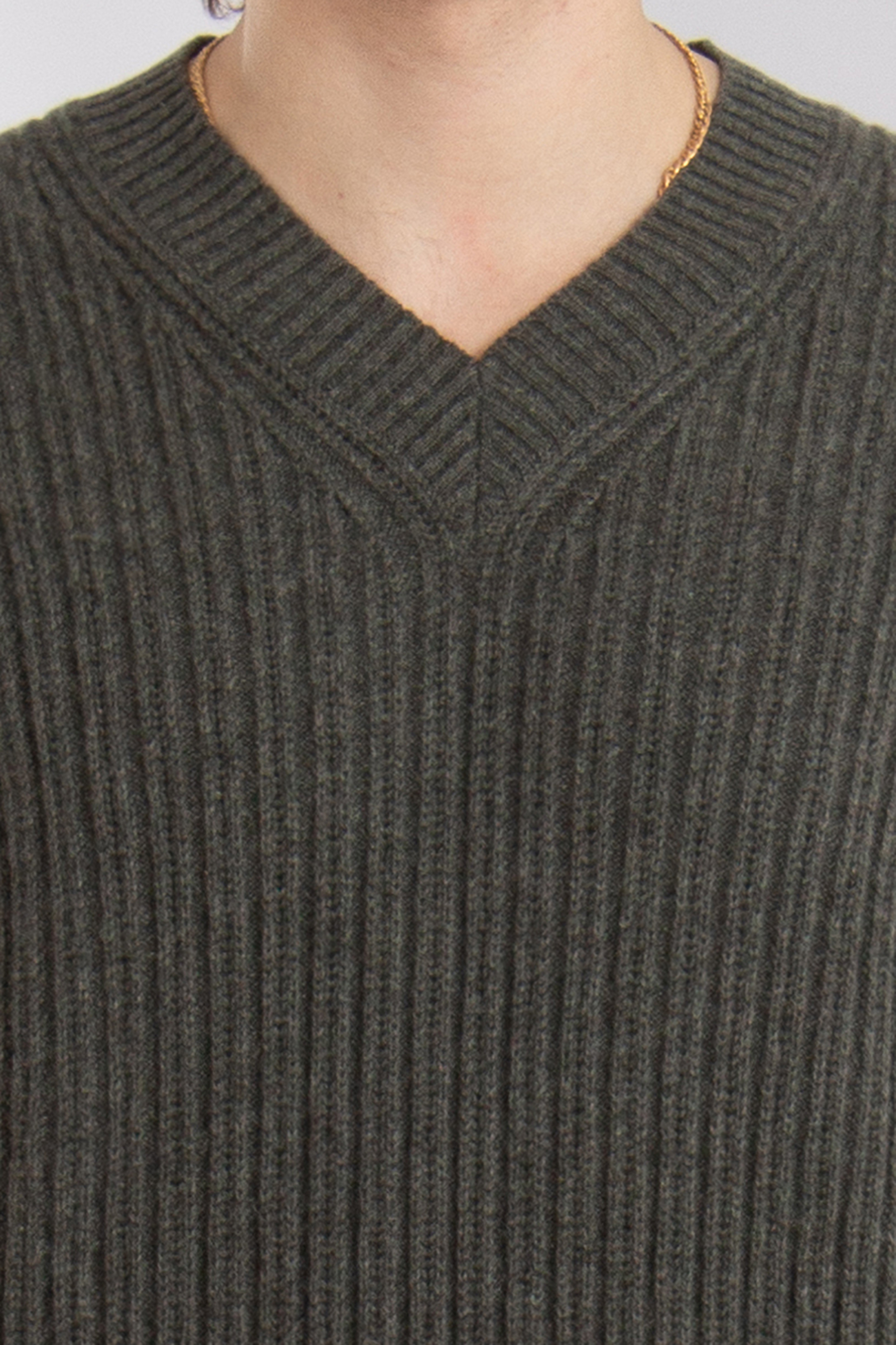 BRIONI Ribbed Cashmere V-Neck Sweater