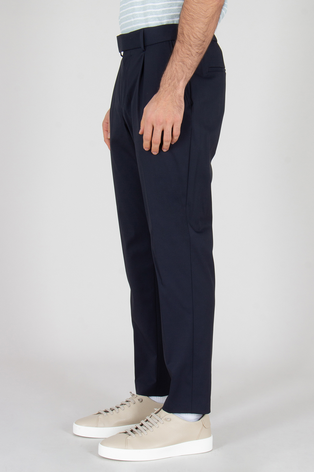 Hosen, Schuh, Erwachsener, Mann, Person