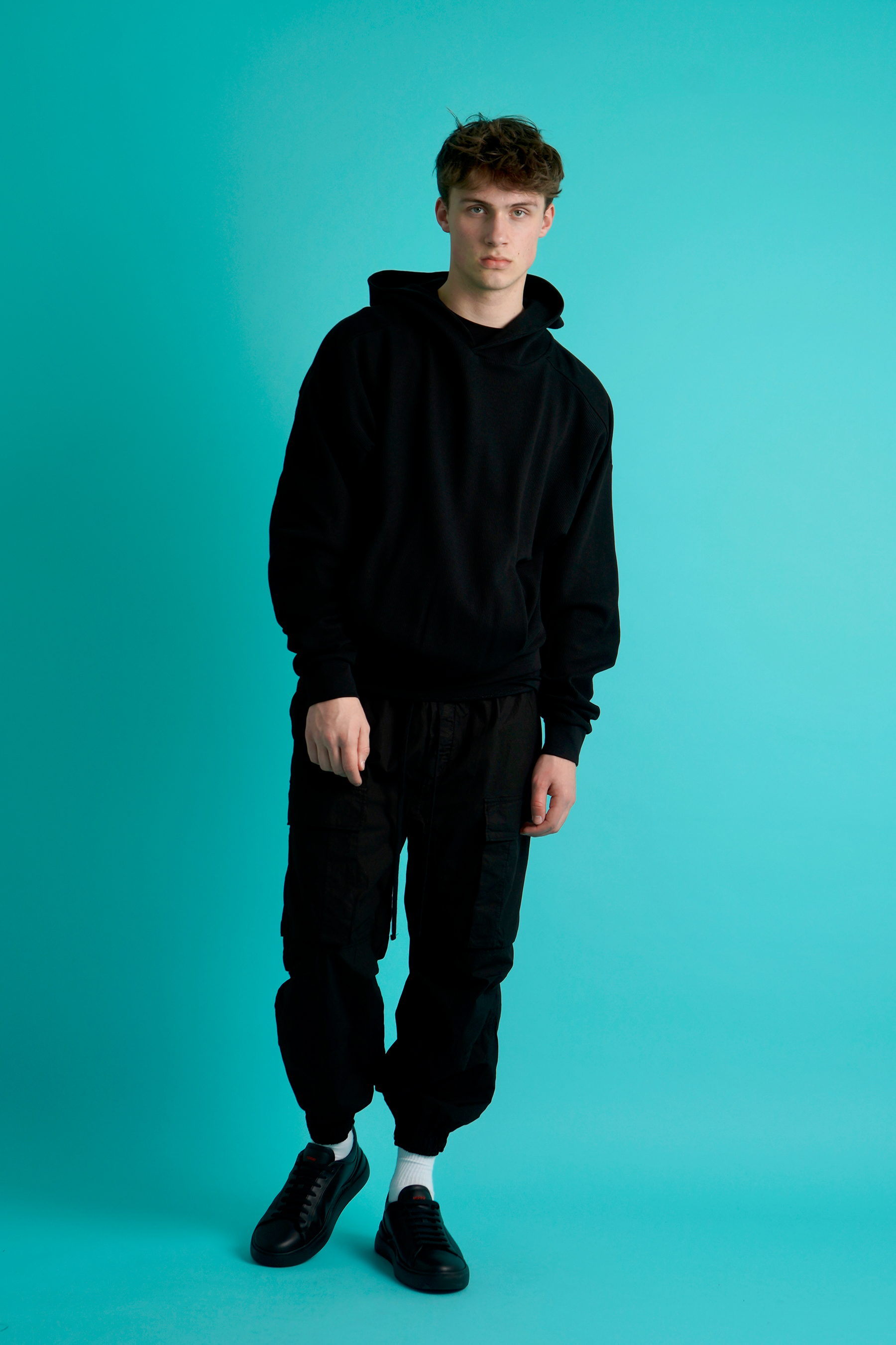 Langarm, Pullover, Sweatshirt, Hosen, Person