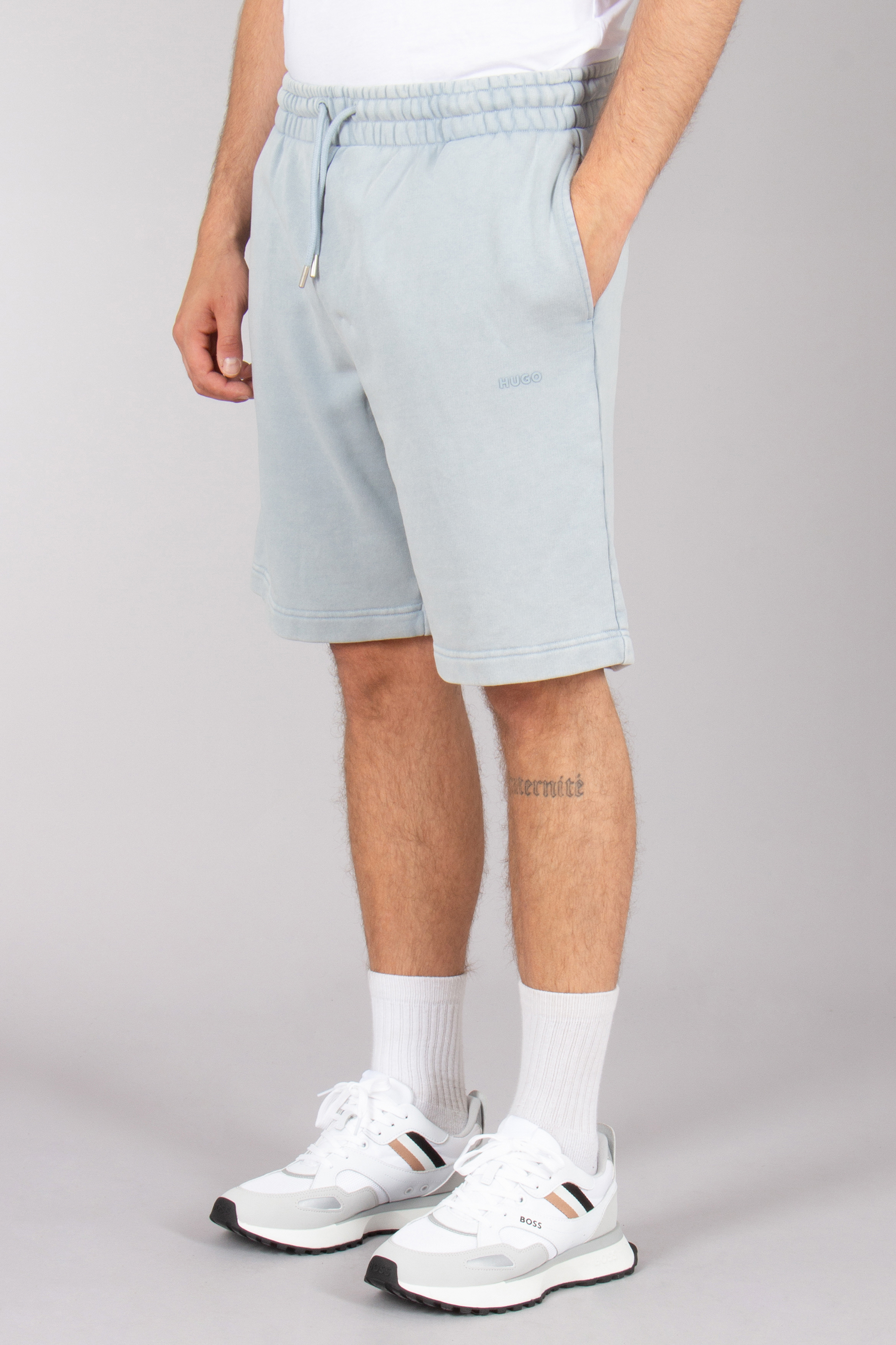 HUGO Relaxed Fit Printed Cotton French Terry Shorts Dupaly Bekleidung, Kurze Hosen, Schuh, Sneaker, Person