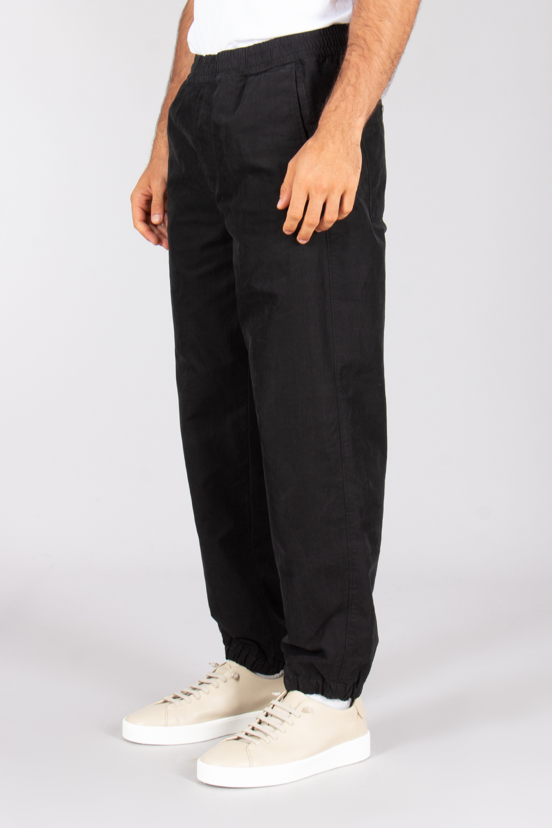 Hosen, Sneaker, Erwachsener, Mann, Person