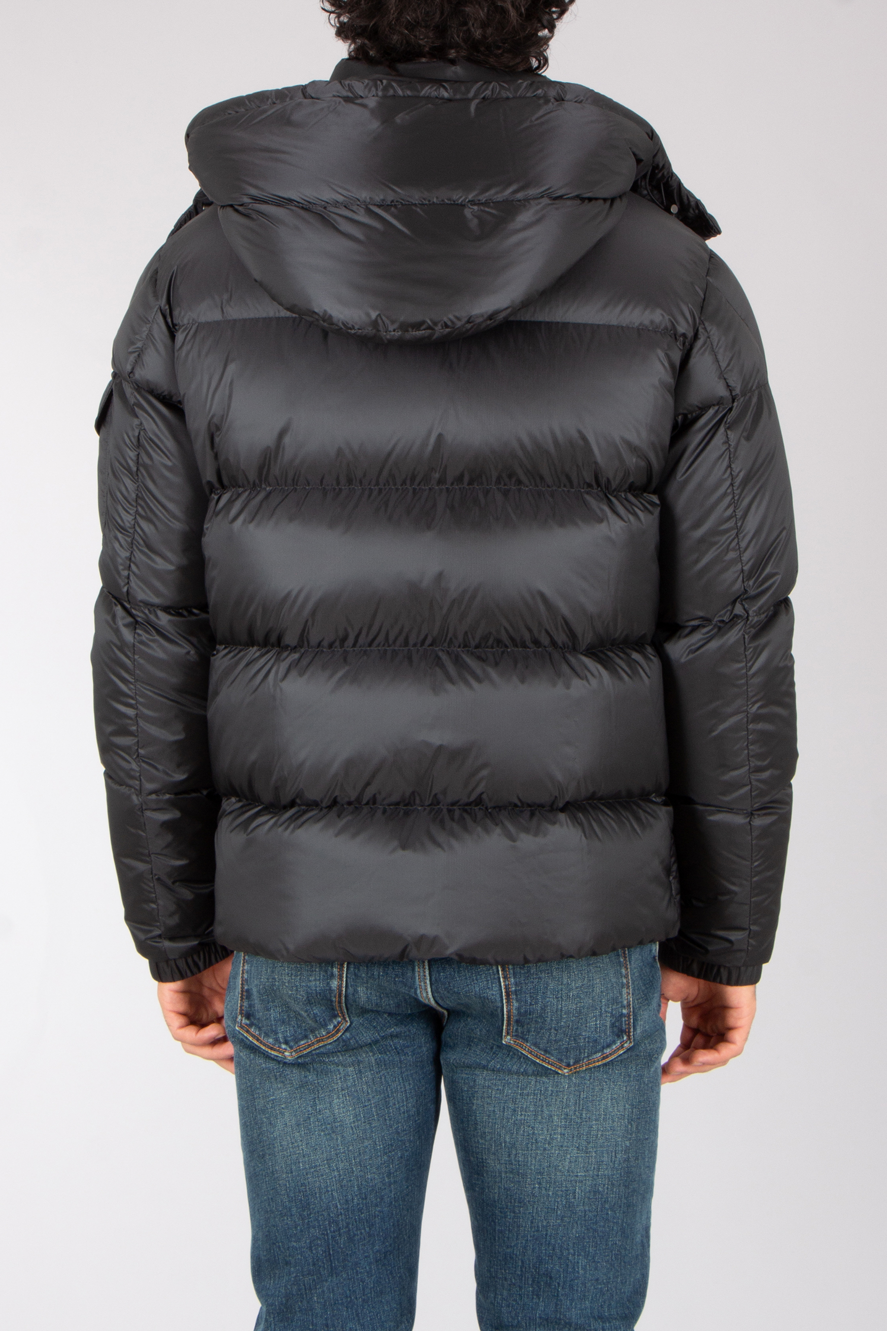 MONCLER Couyere Regular Fit Recycled Nylon Micro Ripstop Down Jacket Bekleidung, Mantel, Jacke, Jeans, Hosen