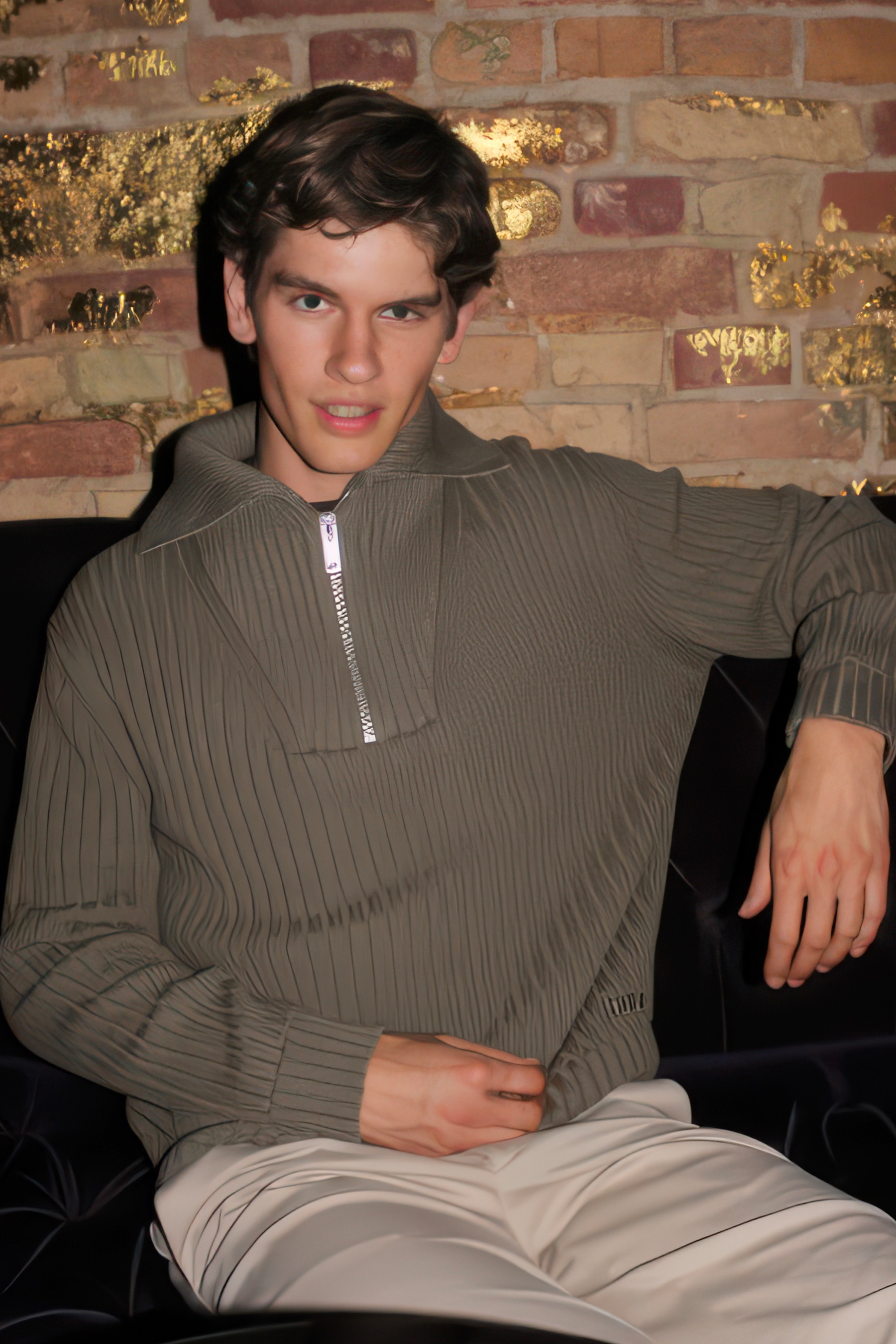 Finger, Hand, Person, Pullover, Gesicht