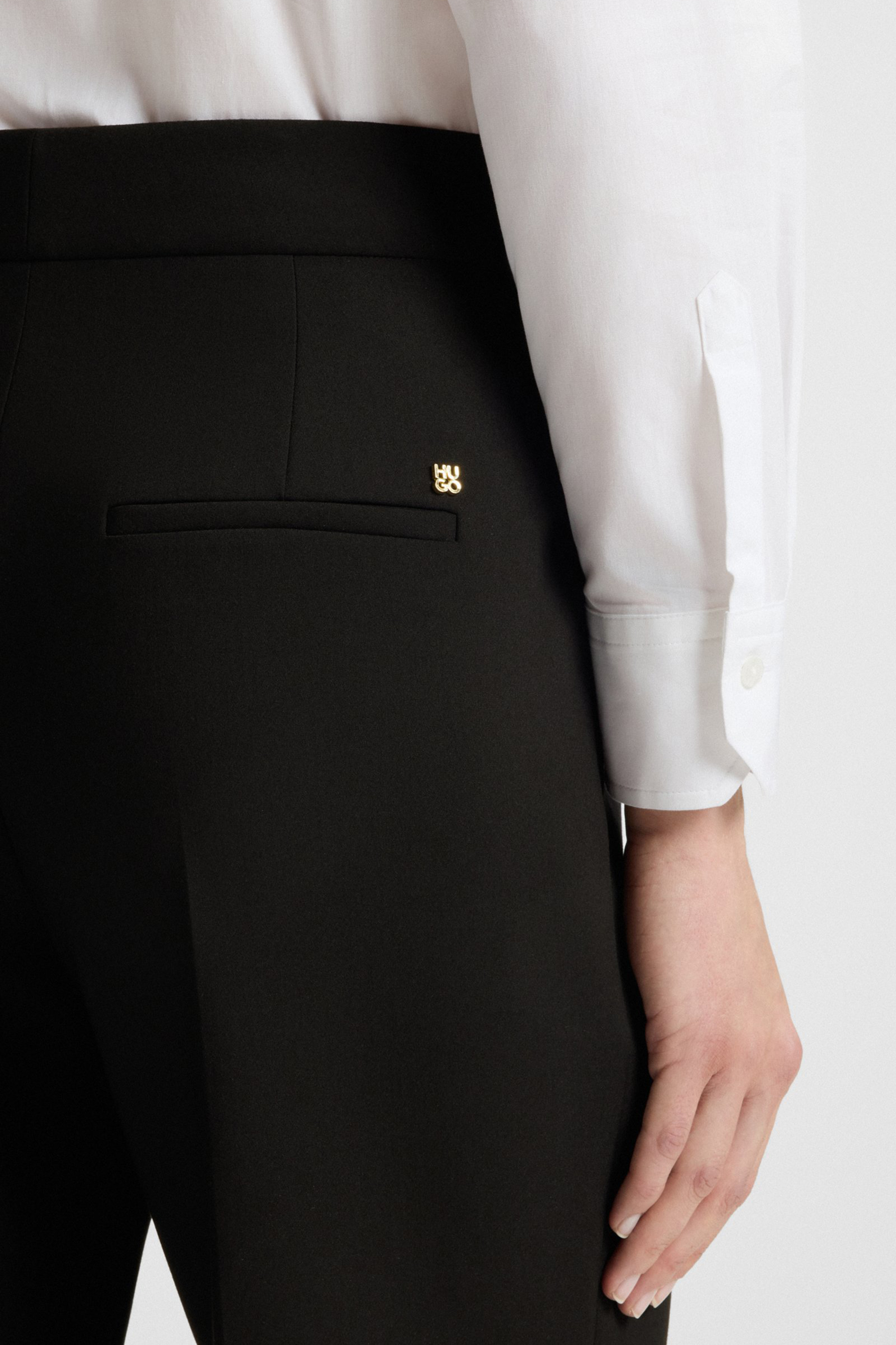 HUGO Straight Leg Stretch Fabric Pleated Pants Hamaia Bekleidung, Hosen, Langarm, Hemd, Gürtel