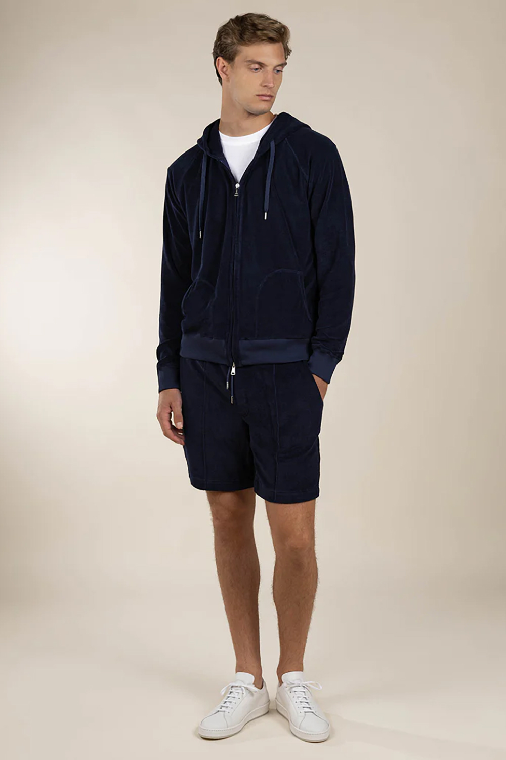 Bekleidung, Mantel, Kurze Hose, Person