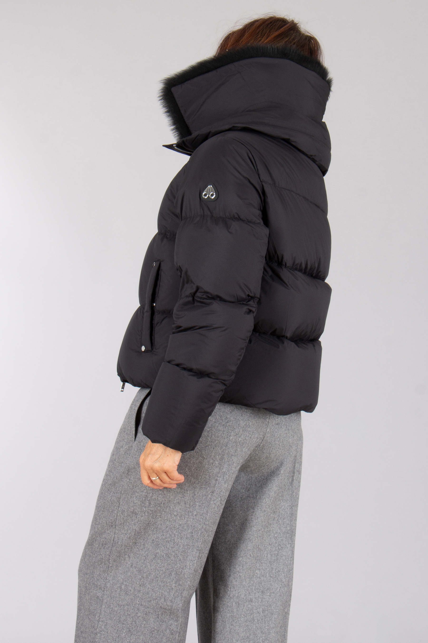 MOOSE KNUCKLES Regular Fit Nylon Down Jacket Belle Dune Short Shealing Puufer Mantel, Jacke, Kapuze, Person, Frau