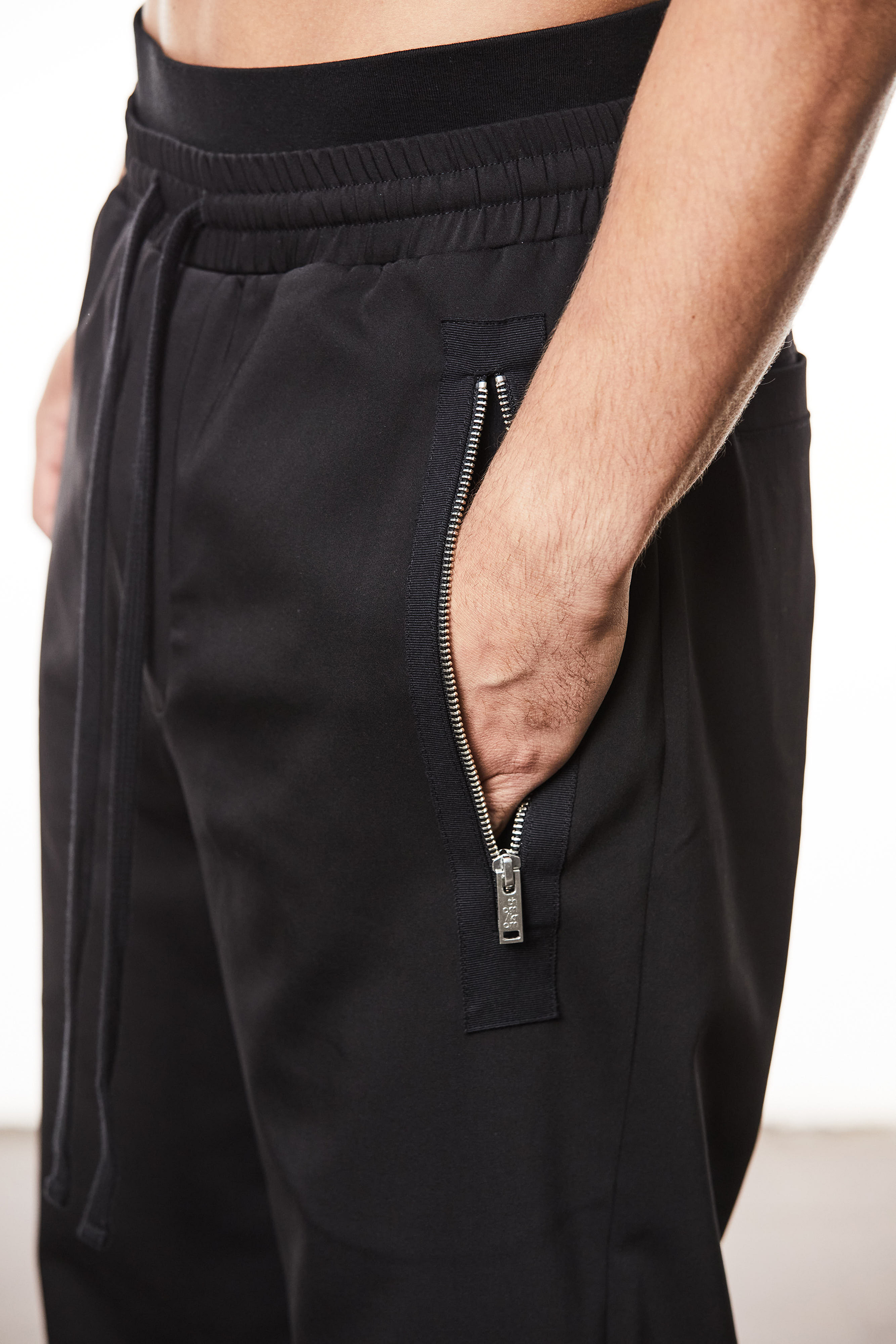 THOM KROM Straight Leg Cotton-Nylon Stretch Pants THOM KROM Straight Leg Cotton-Nylon Stretch Pants
