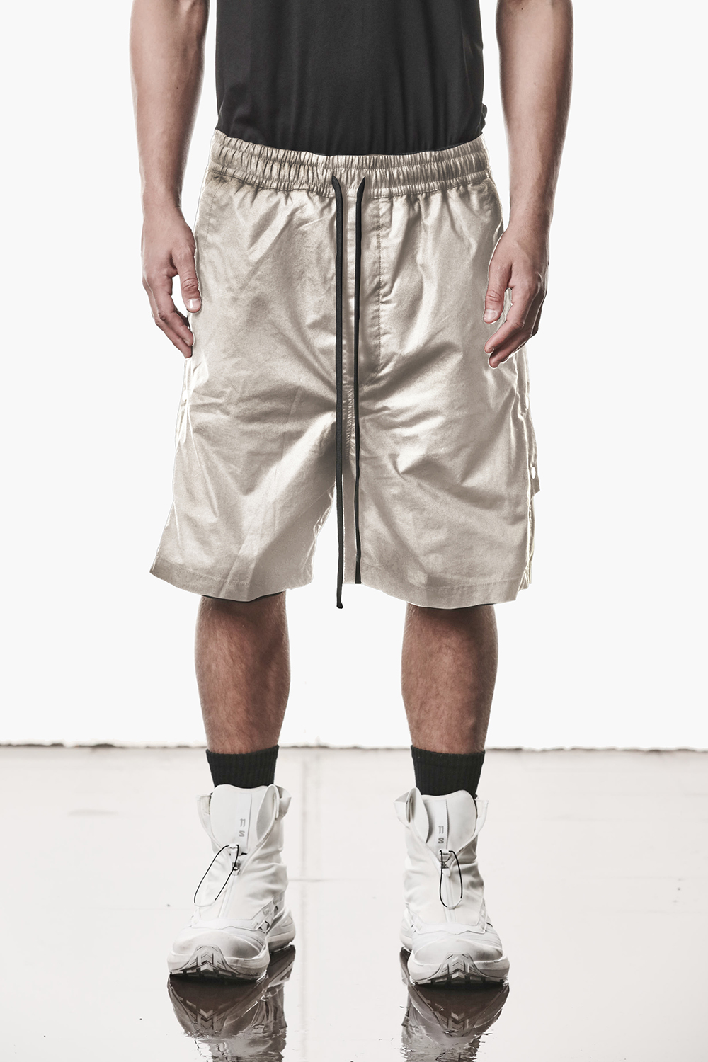 Kurze Hose, Schuh, Person, Rock, Turnschuh