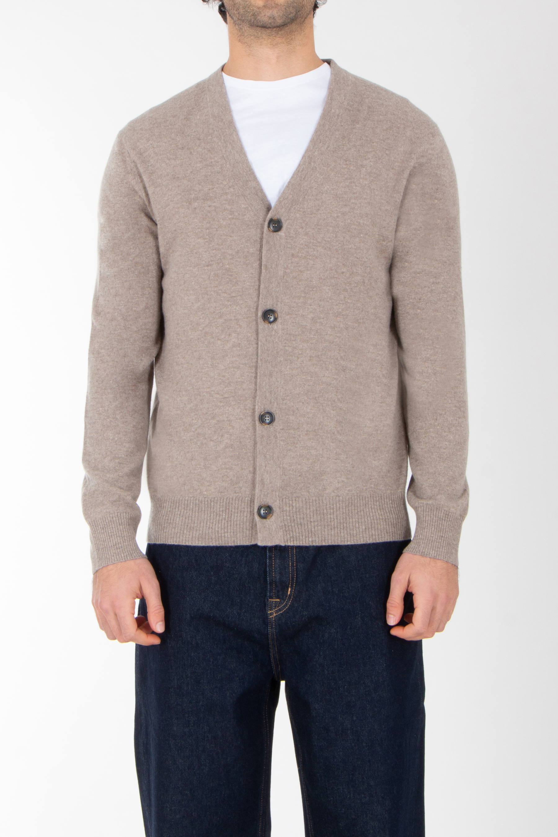 Strickwaren, Pullover, Strickjacke, Jeanshose, Mantel