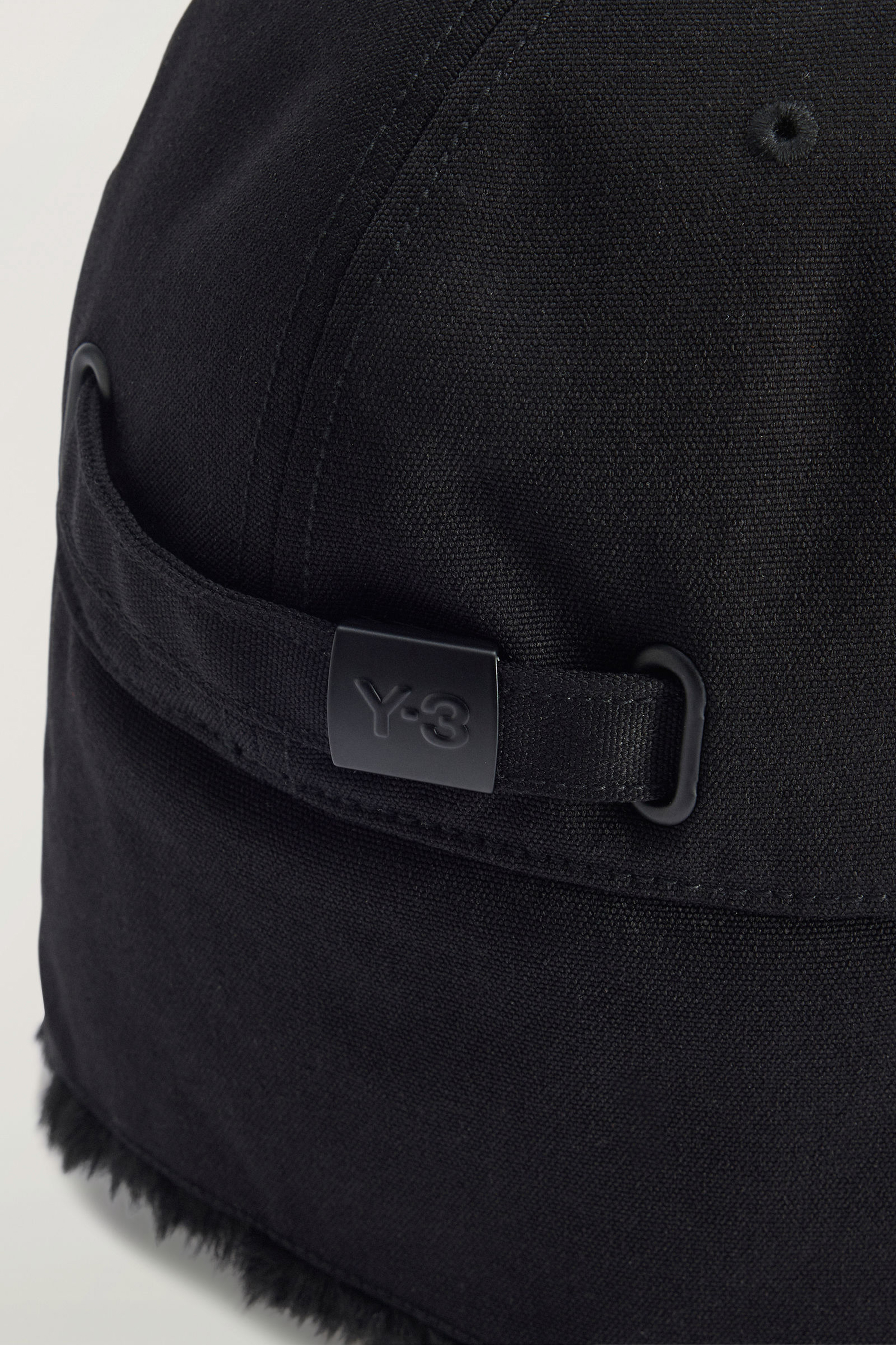 Y-3 Faux Fur Lined Recyceld Polyester Winter Cap Baseball-Kappe, Mütze, Kleidung, Hut, Jeanshose