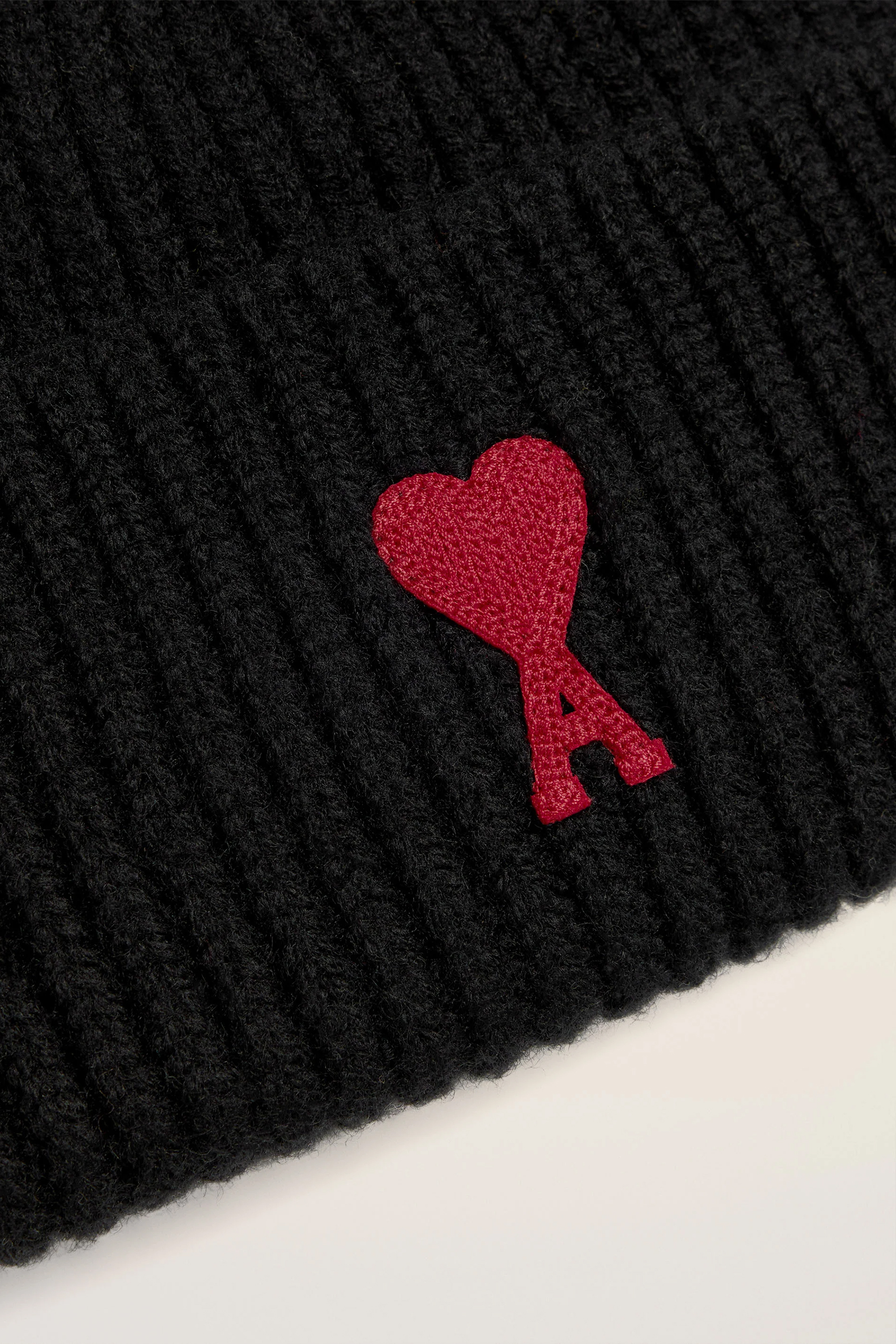 AMI PARIS Ami De Coeur Ribbed Wool Beanie Bekleidung, Hut, Mütze