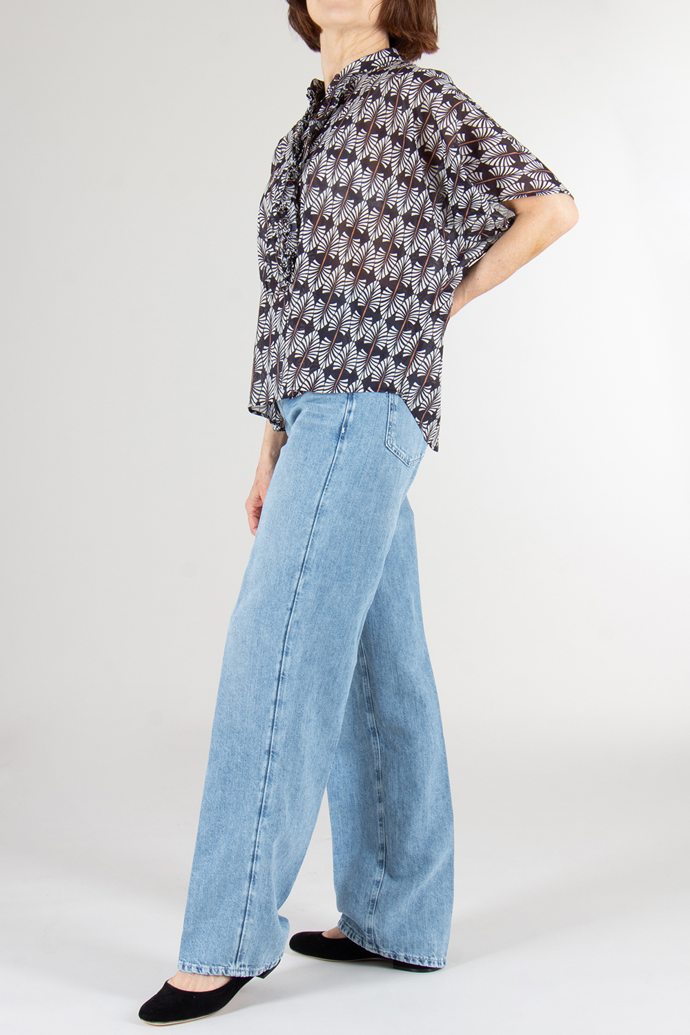 0039 ITALY Relaxed Fix Ruffled Blouse