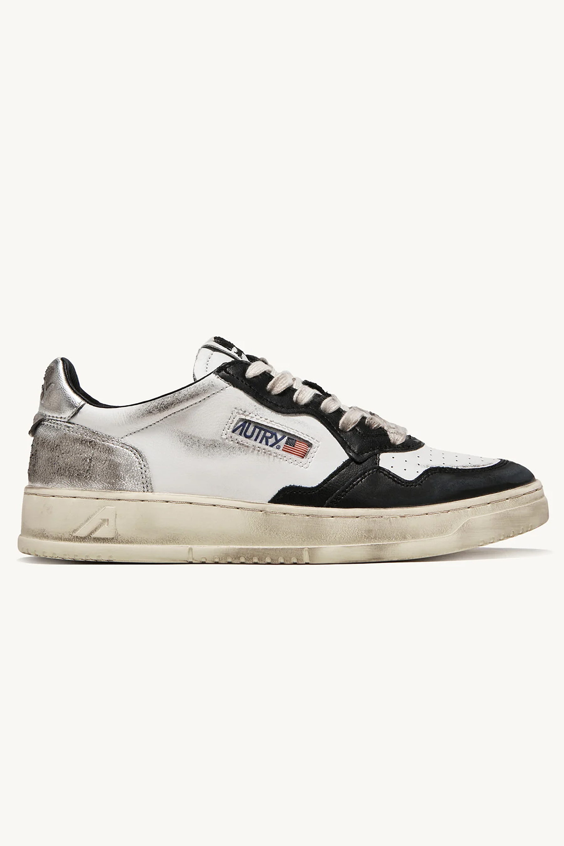 AUTRY Low Top Leather Sneakers Medalist Super Vintage AUTRY Low Top Leather Sneakers Medalist Super Vintage