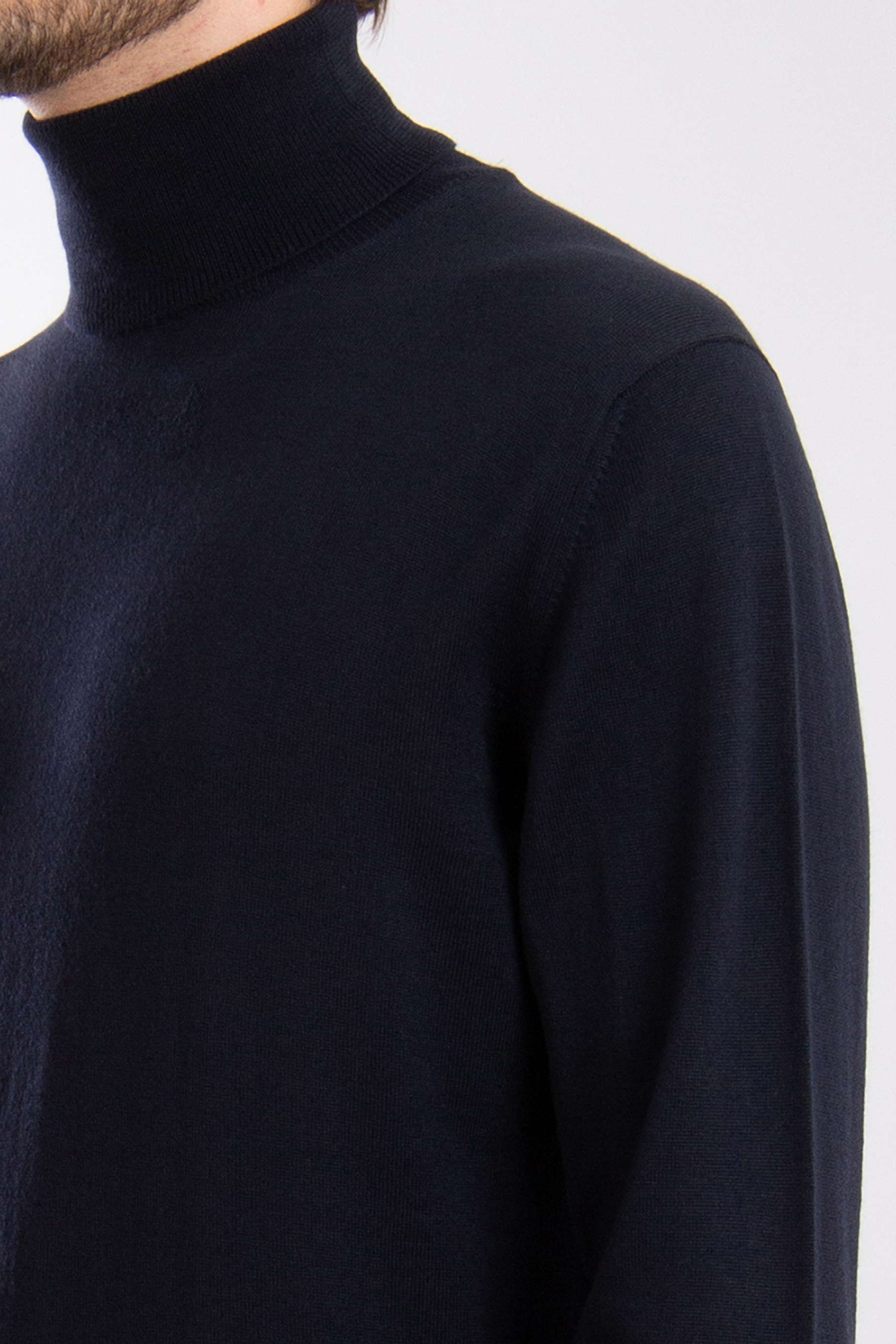ROBERTO COLLINA Lightweight Extrafine Wool Turtleneck Sweater ROBERTO COLLINA Lightweight Extrafine Wool Turtleneck Sweater