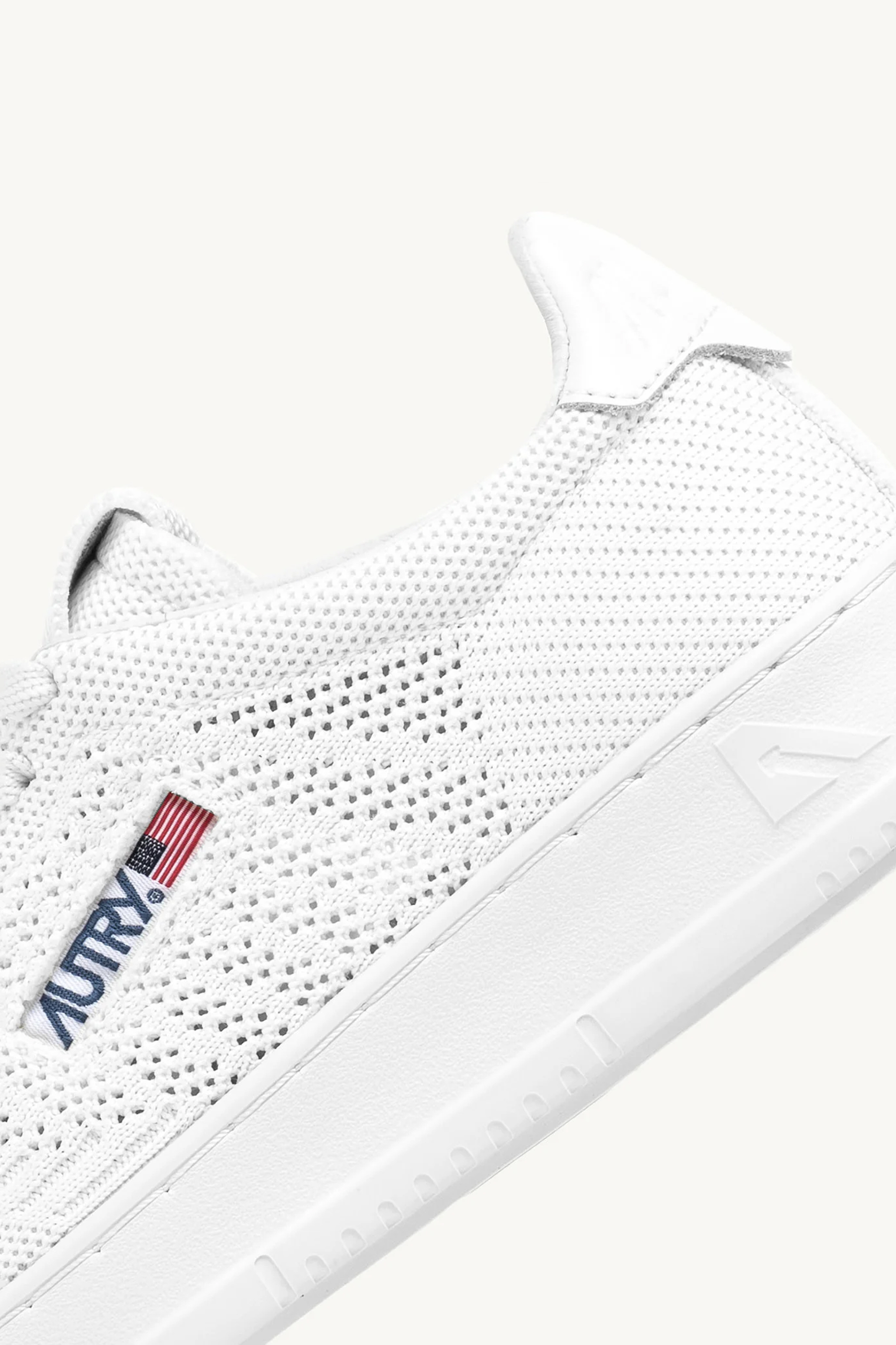 AUTRY Perforated Fabric Sneakers Medalist Easeknit Low AUTRY Perforated Fabric Sneakers Medalist Easeknit Low